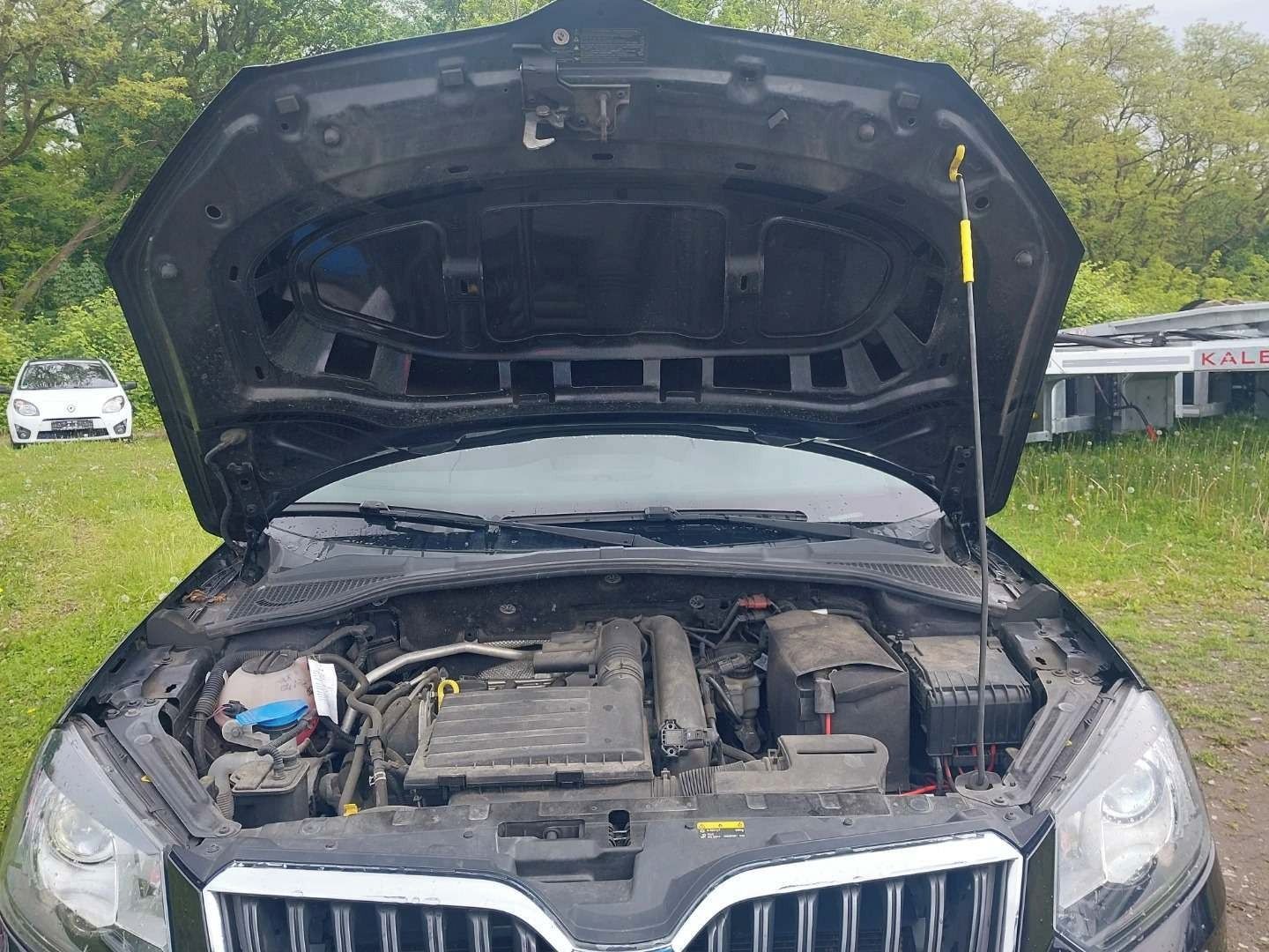 Škoda Yeti, 1.2TSi 81KW DSG XENONY TOPstav - fotka 6
