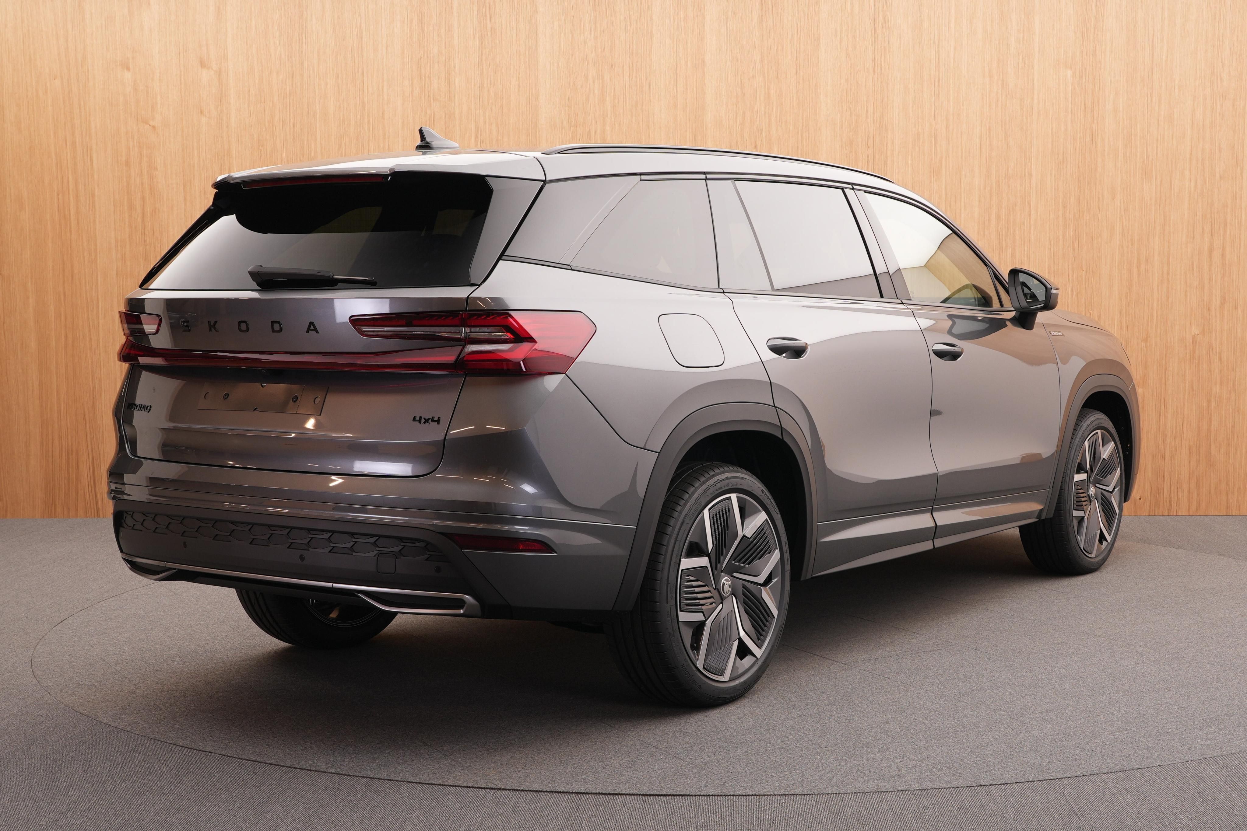 Škoda Kodiaq, Sportine 2.0 TDI 4x4 DSG - fotka 4