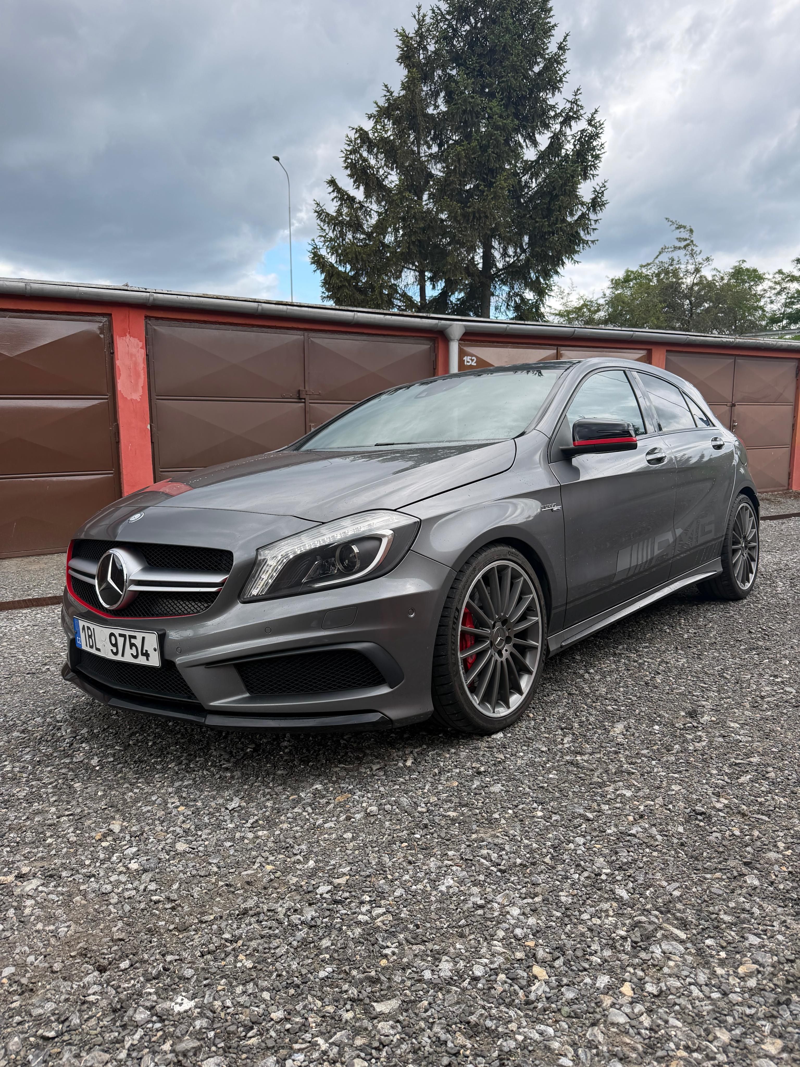 Mercedes-Benz Třídy A, Mercedes A45 AMG