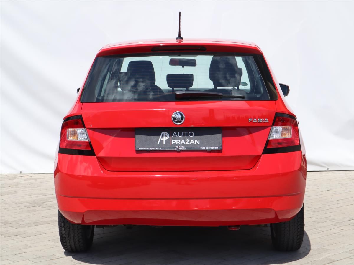 Škoda Fabia, 1,0 MPI Active, Klima - fotka 5