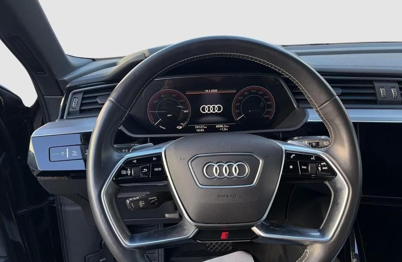 Audi e-tron, 50 Quattro 360k 4 zóny Matrix - fotka 6