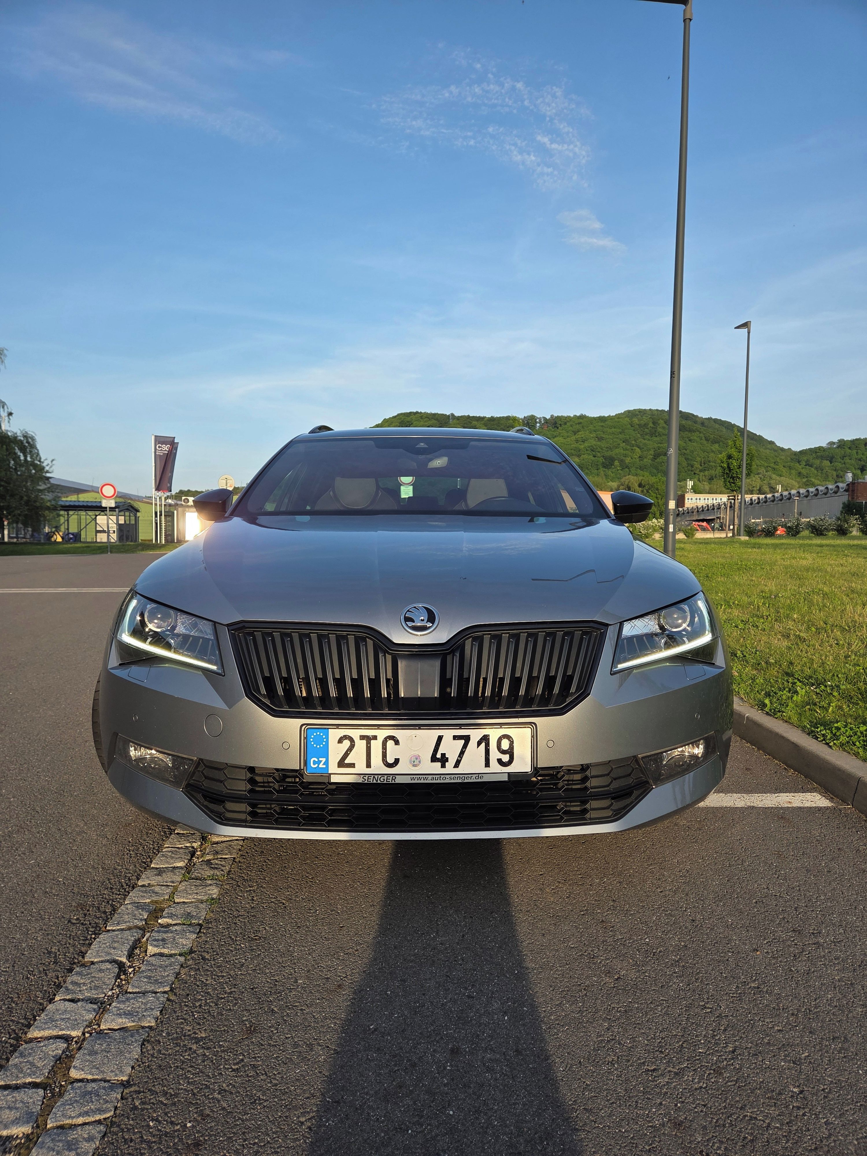 Škoda Superb, Sportline 2.0 TDI manuál - fotka 3