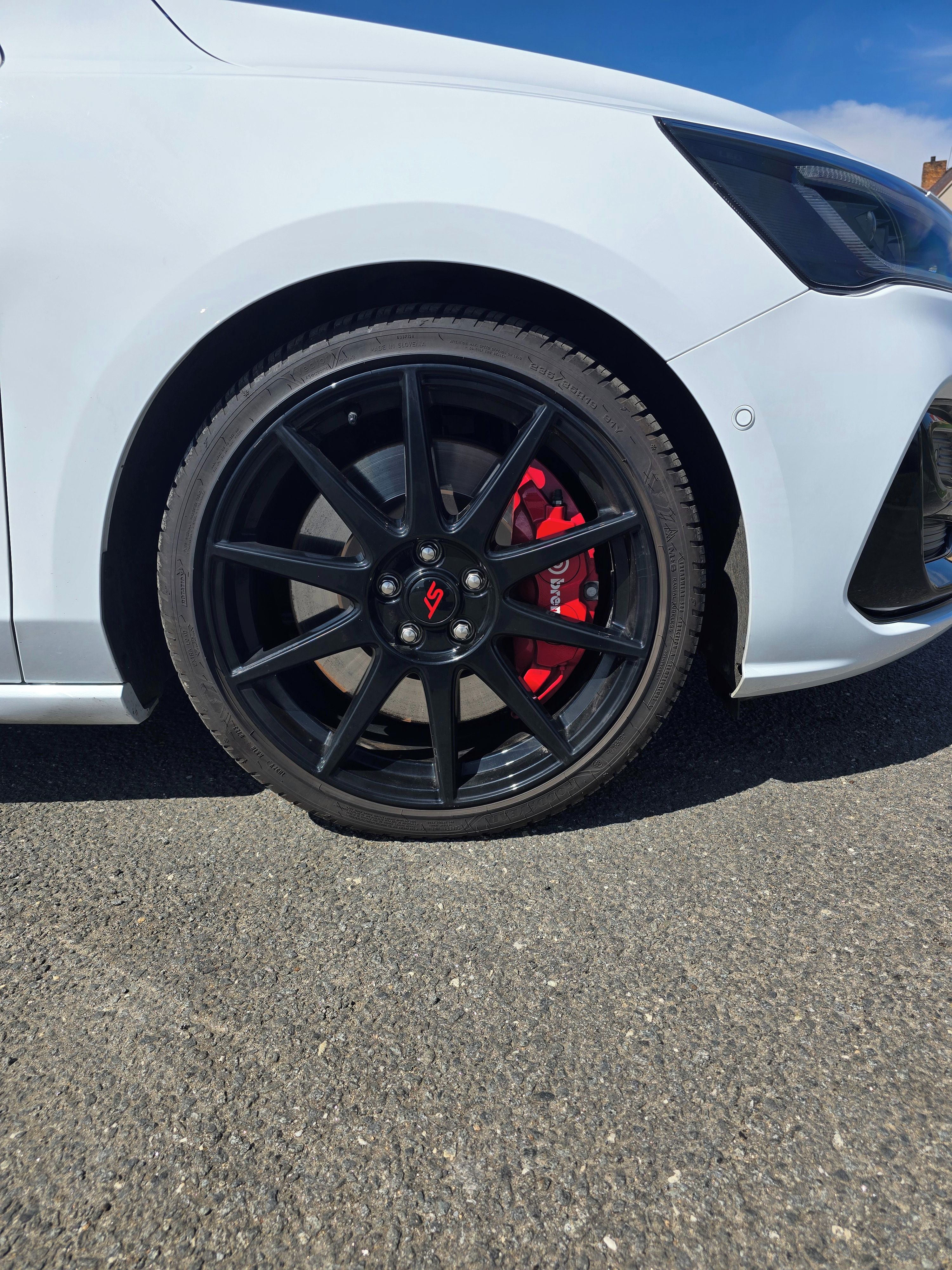 Ford Focus, ST Performance Pack + Brembo - fotka 4