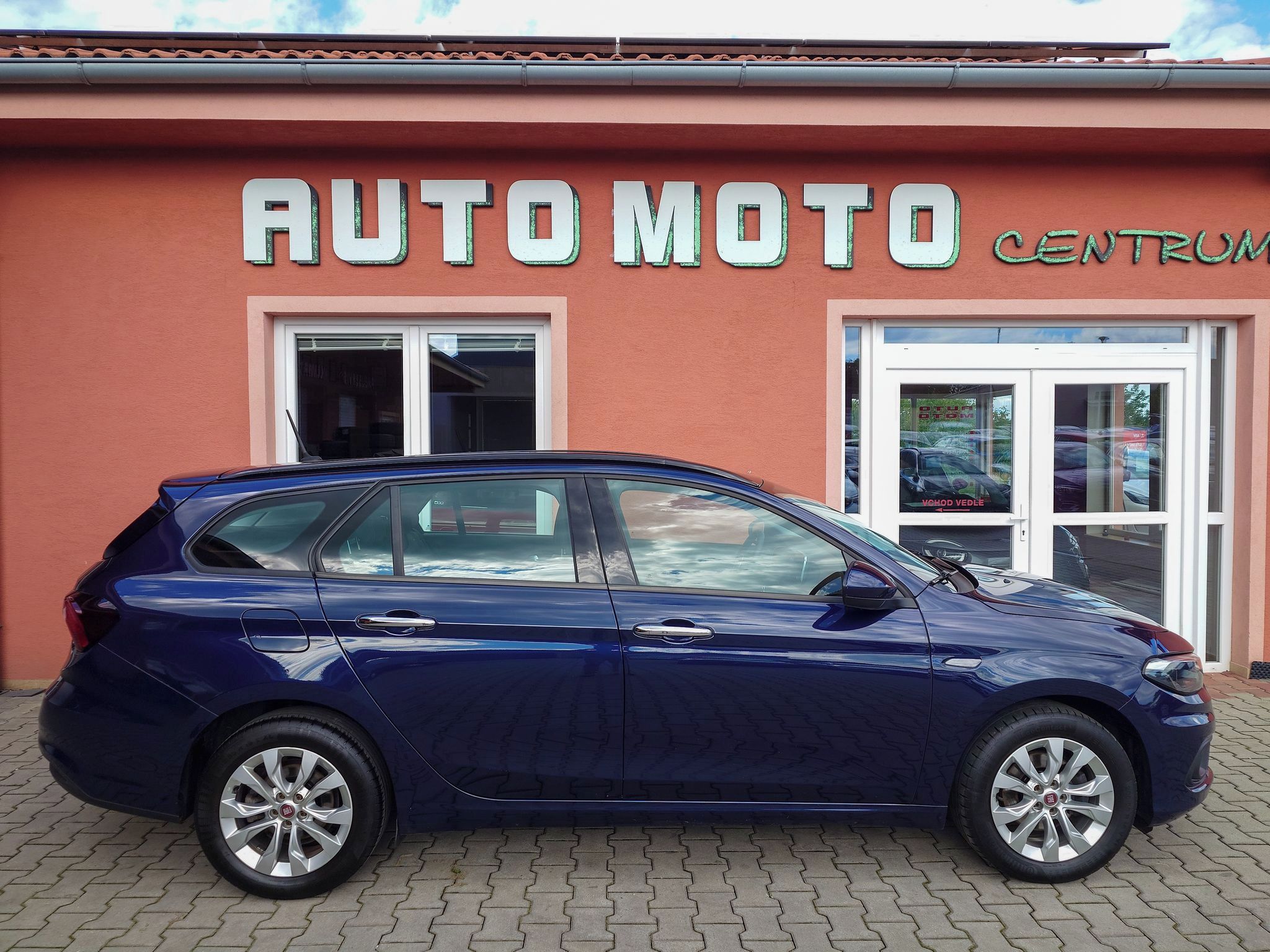 Fiat Tipo, Lounge 1.6 E-Torq EVO 81 kW - fotka 4