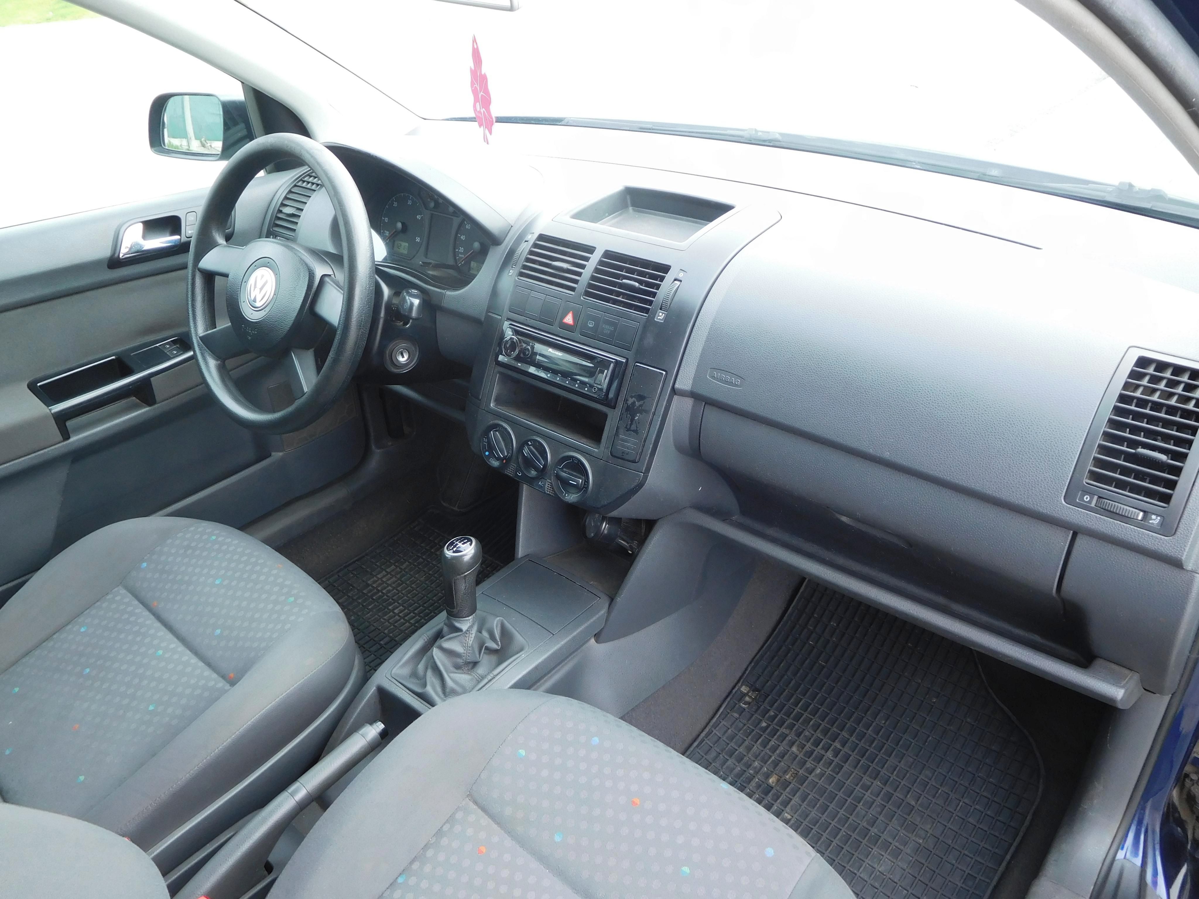 Volkswagen Polo, 1.9 SDi, 47 kW, Klima - fotka 5