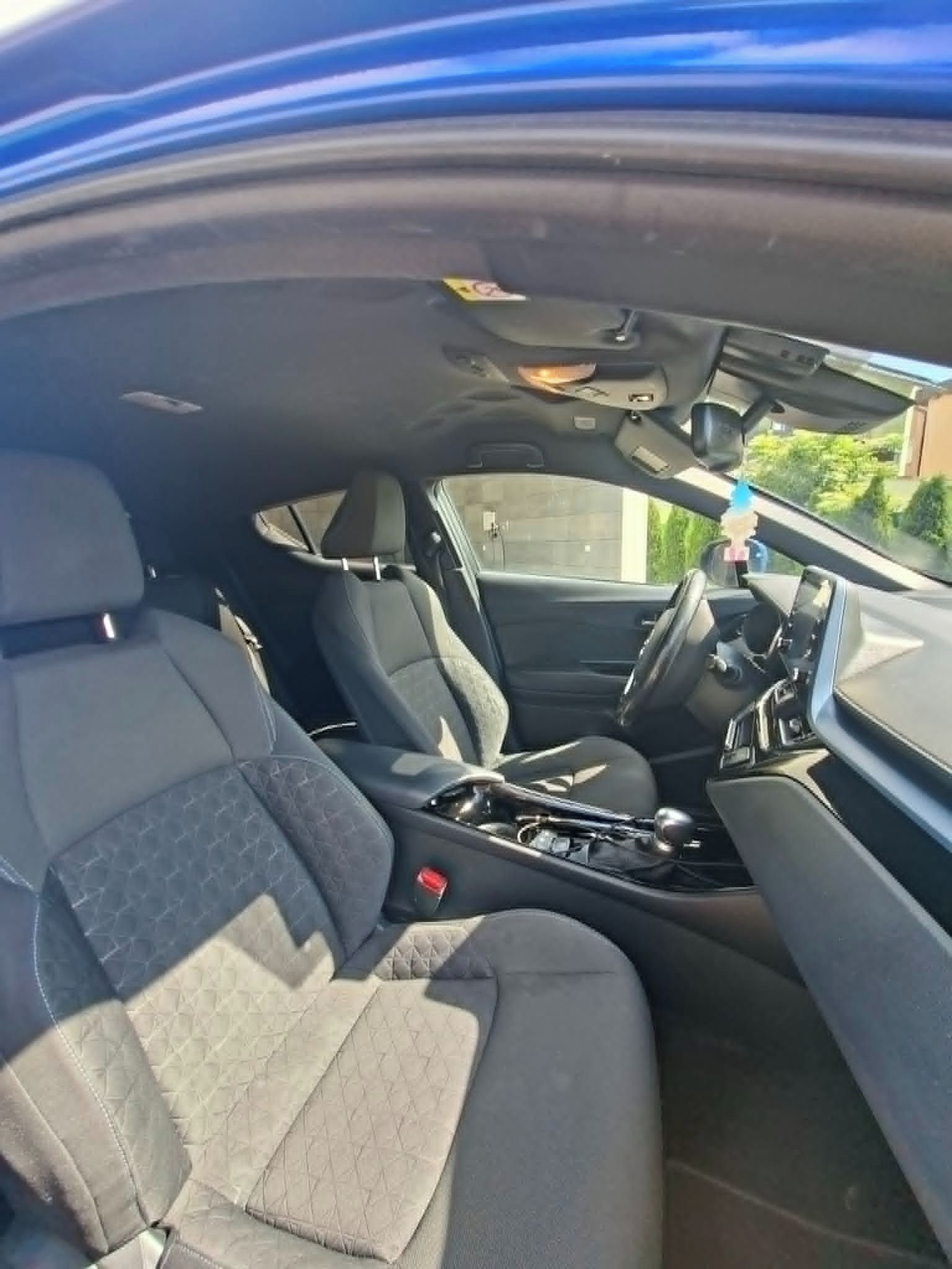 Toyota C-HR, 1.8 Hybrid, servisováno - fotka 2