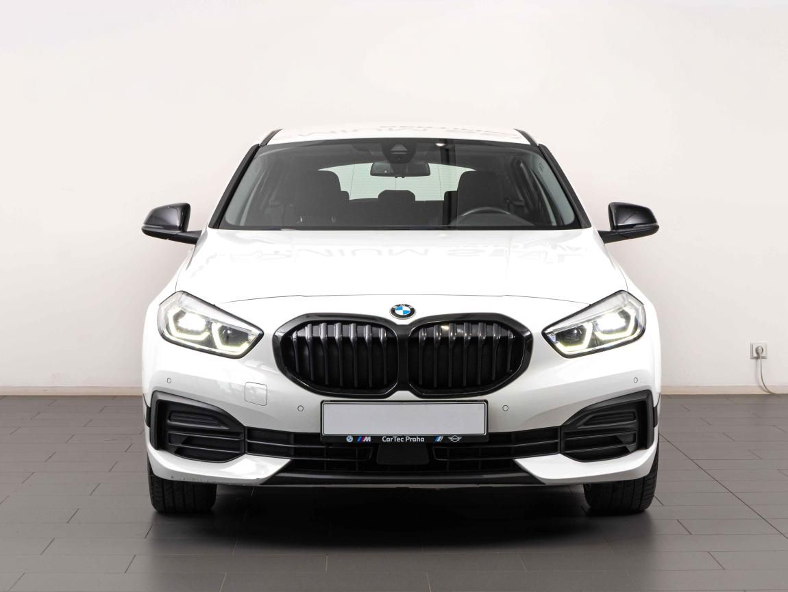 BMW Řada 1, 118i - fotka 2