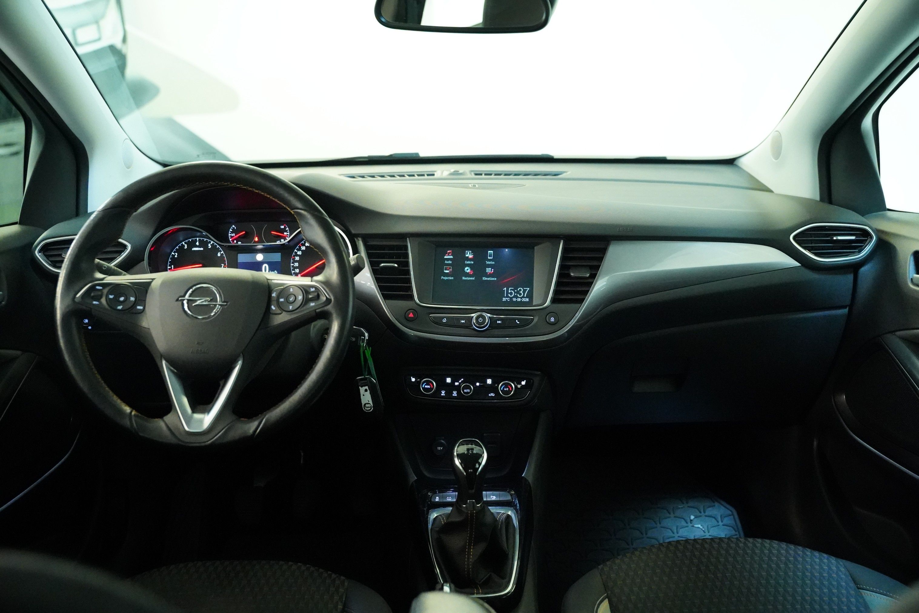 Opel Crossland X, 1.2 Turbo - fotka 5