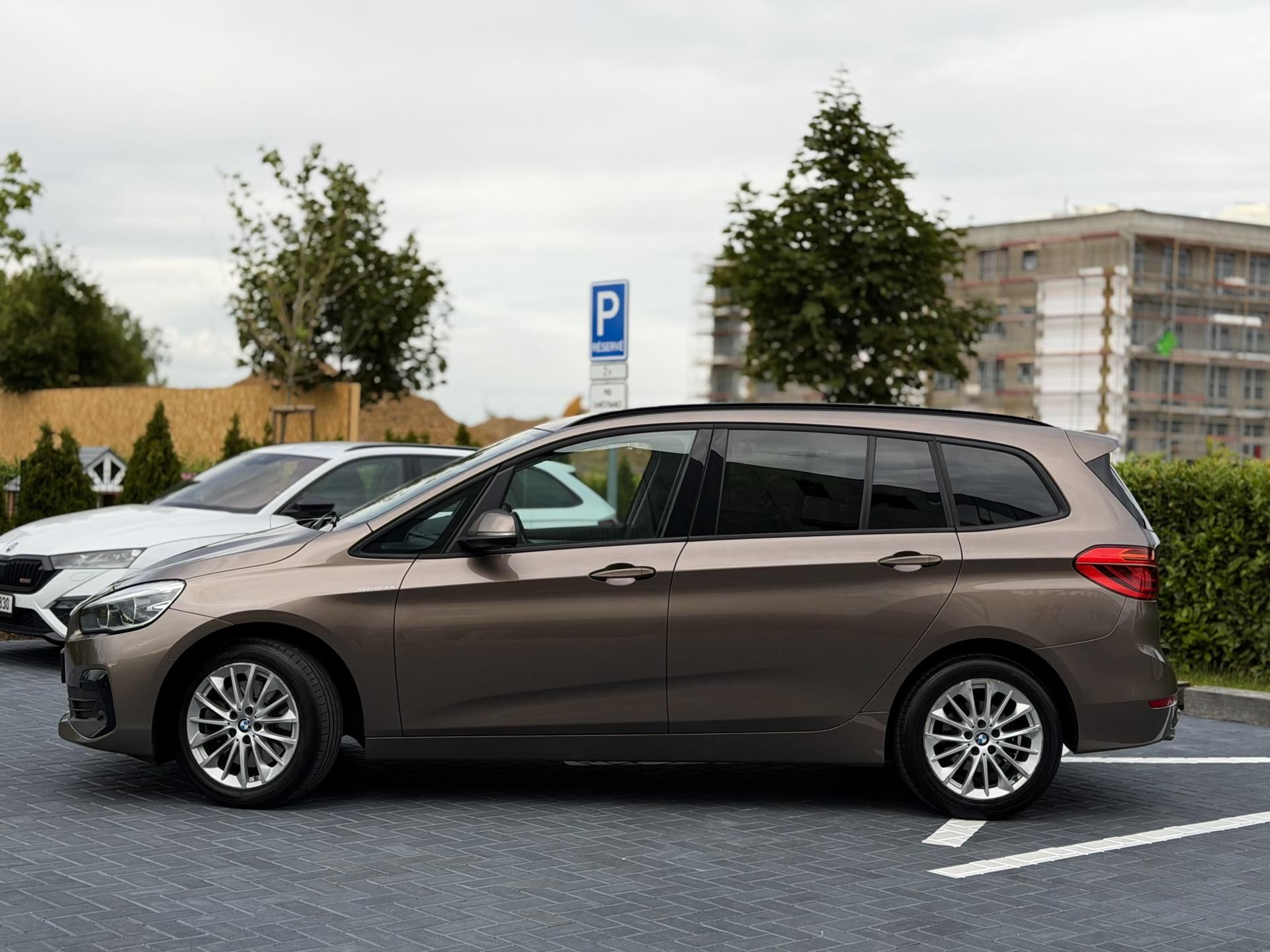 BMW Řada 2, 2.0 110 kw/DPH/7 míst - fotka 2