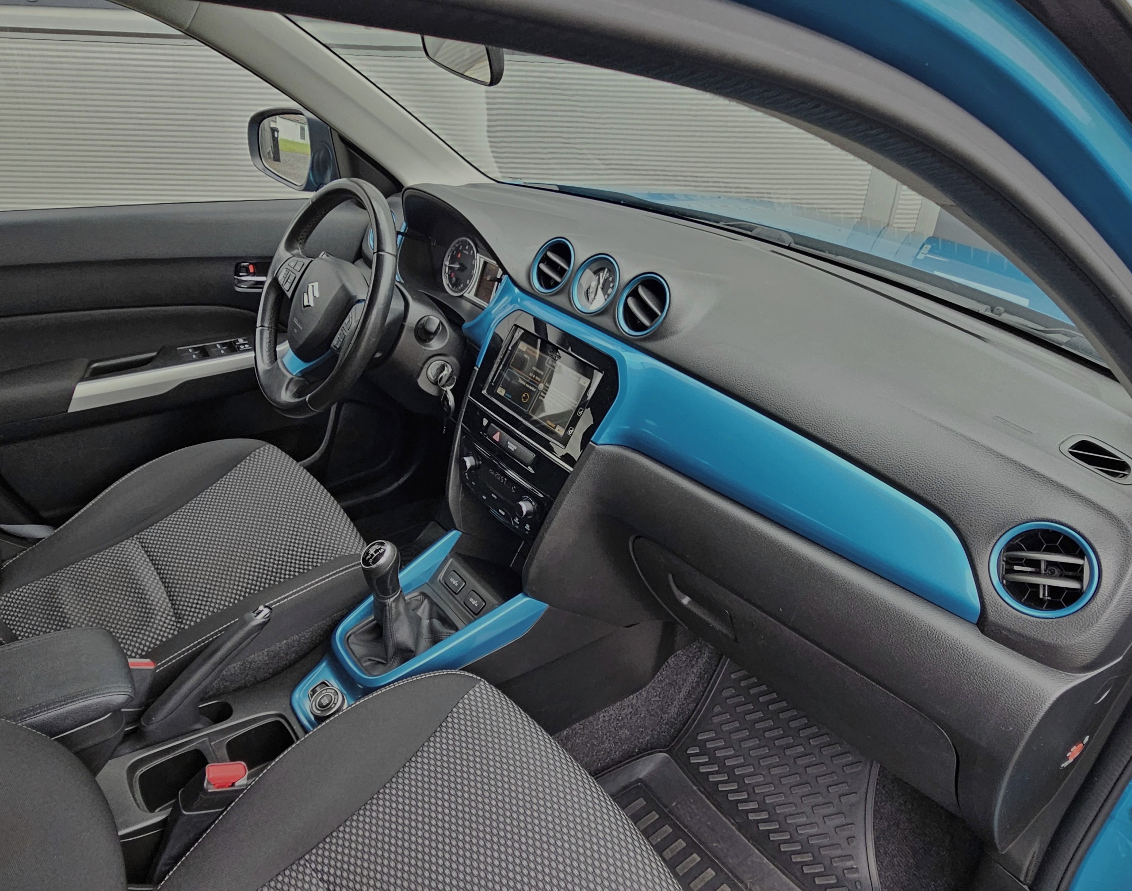 Suzuki Vitara, 4X4 1.6i 88KW ACC KAMERA - fotka 6