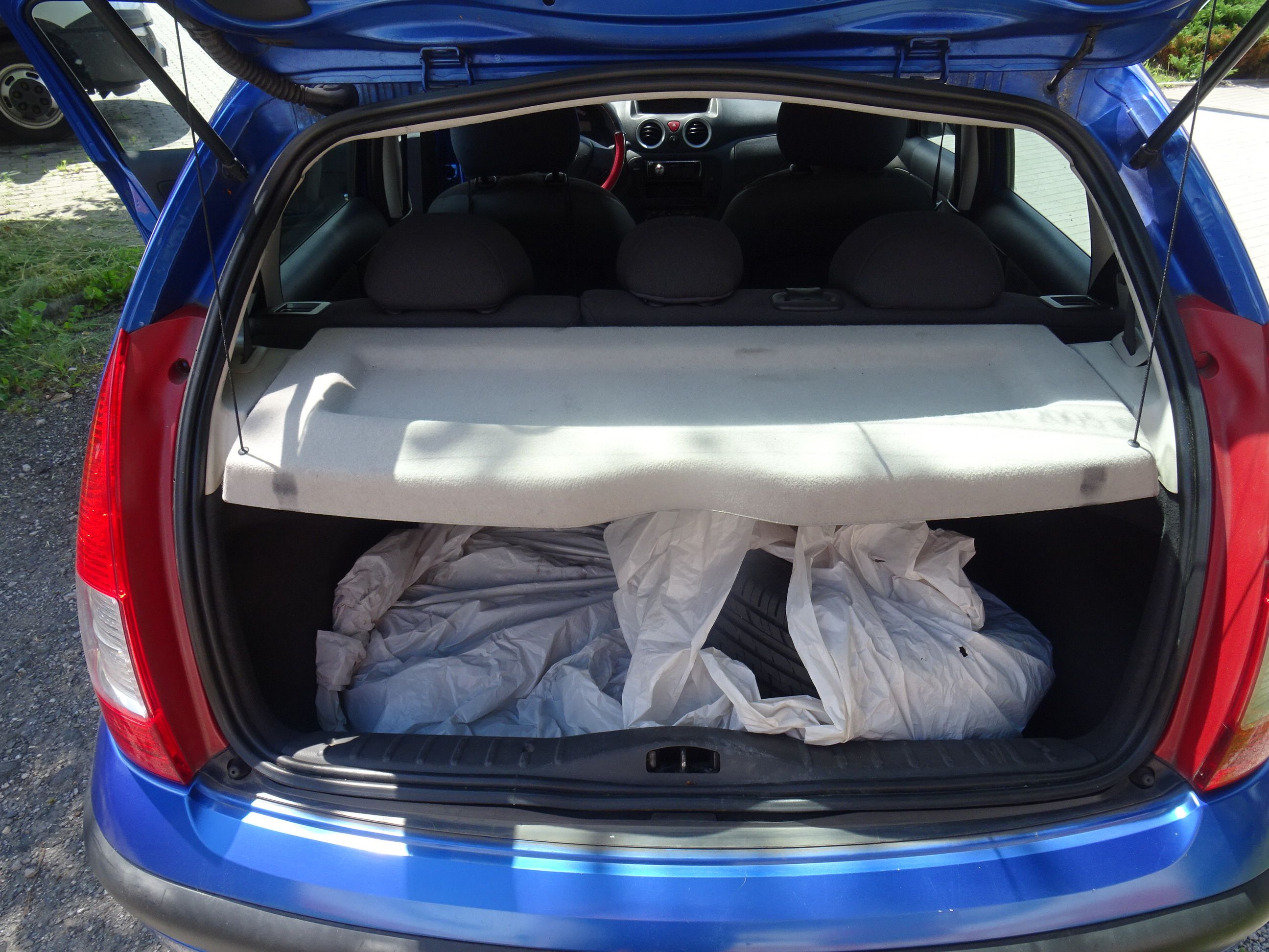 Citroën C3, 1.1 i 2.MAJITEL !! - fotka 6