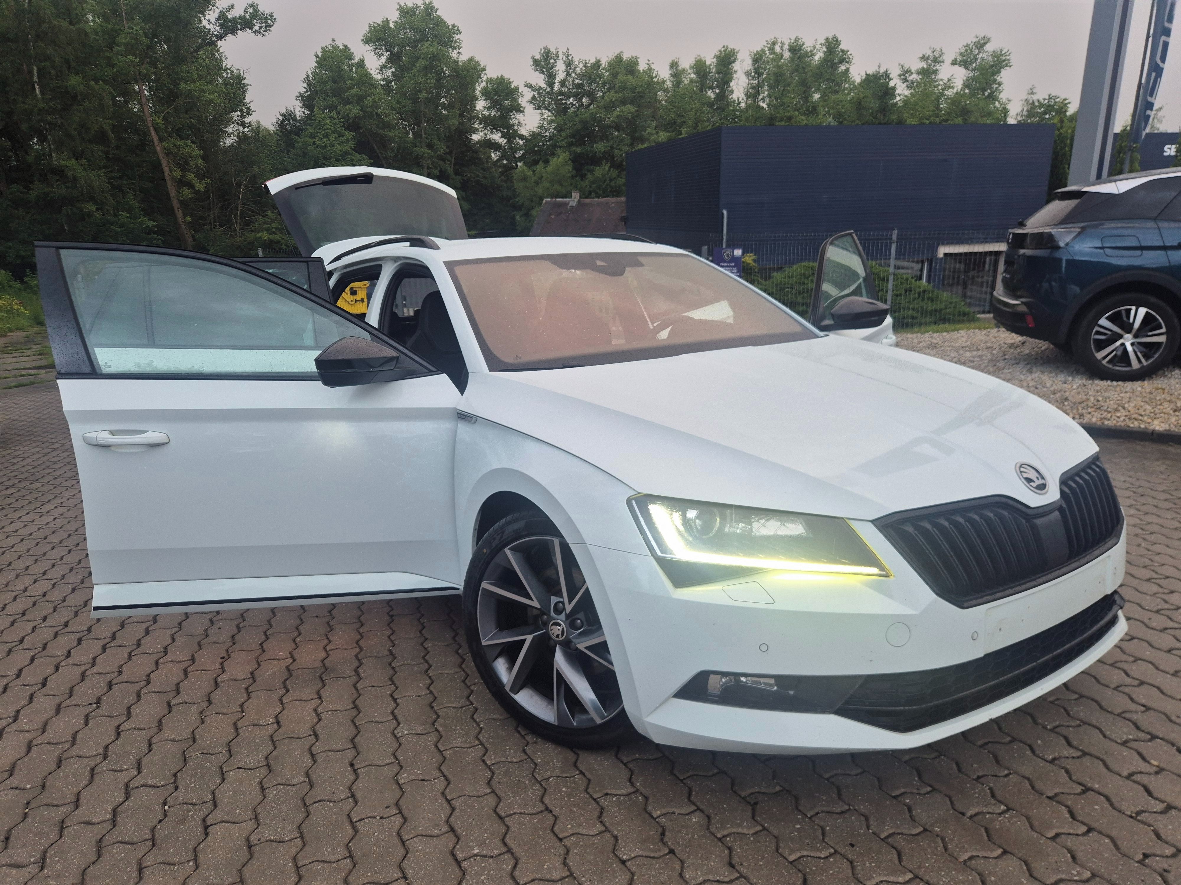 Škoda Superb, 1 maj.plný servis ZÁRUKA 1 ROK - fotka 5