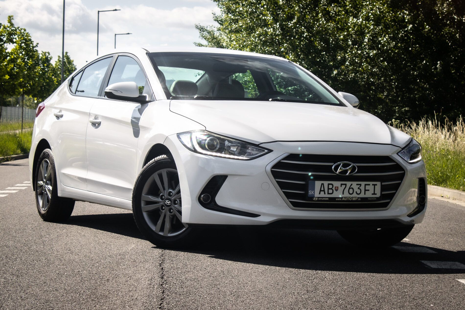 Hyundai Elantra - fotka 2