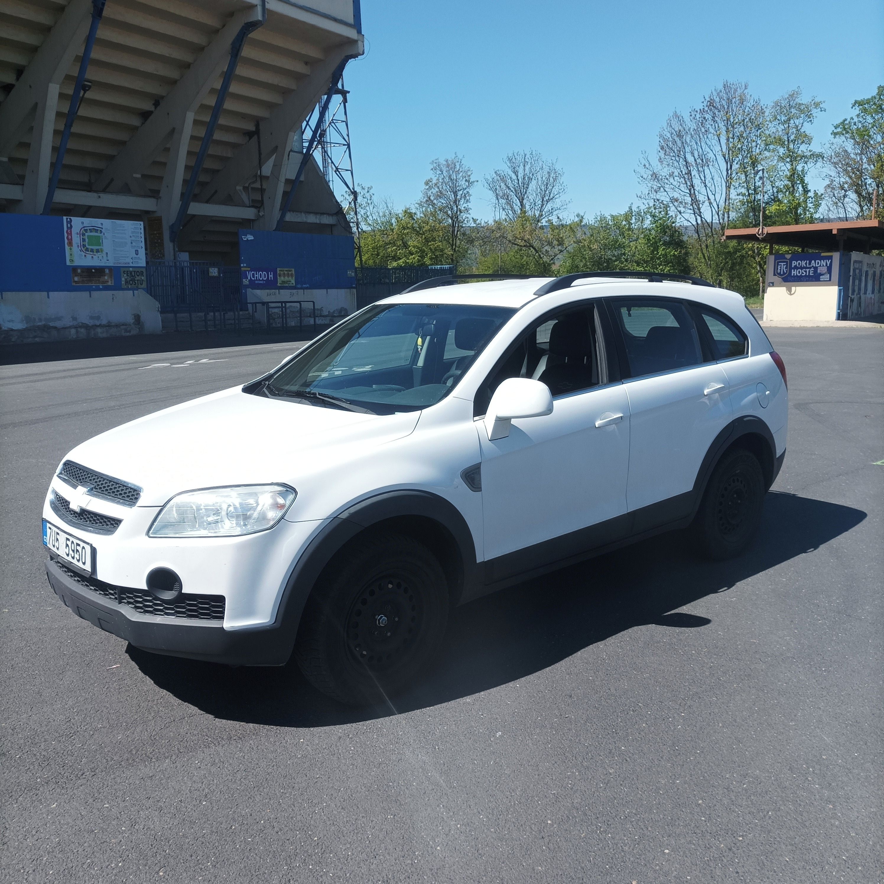 Chevrolet Captiva, 2.4i Benzín+LPG 4x4, 7 míst, - fotka 3