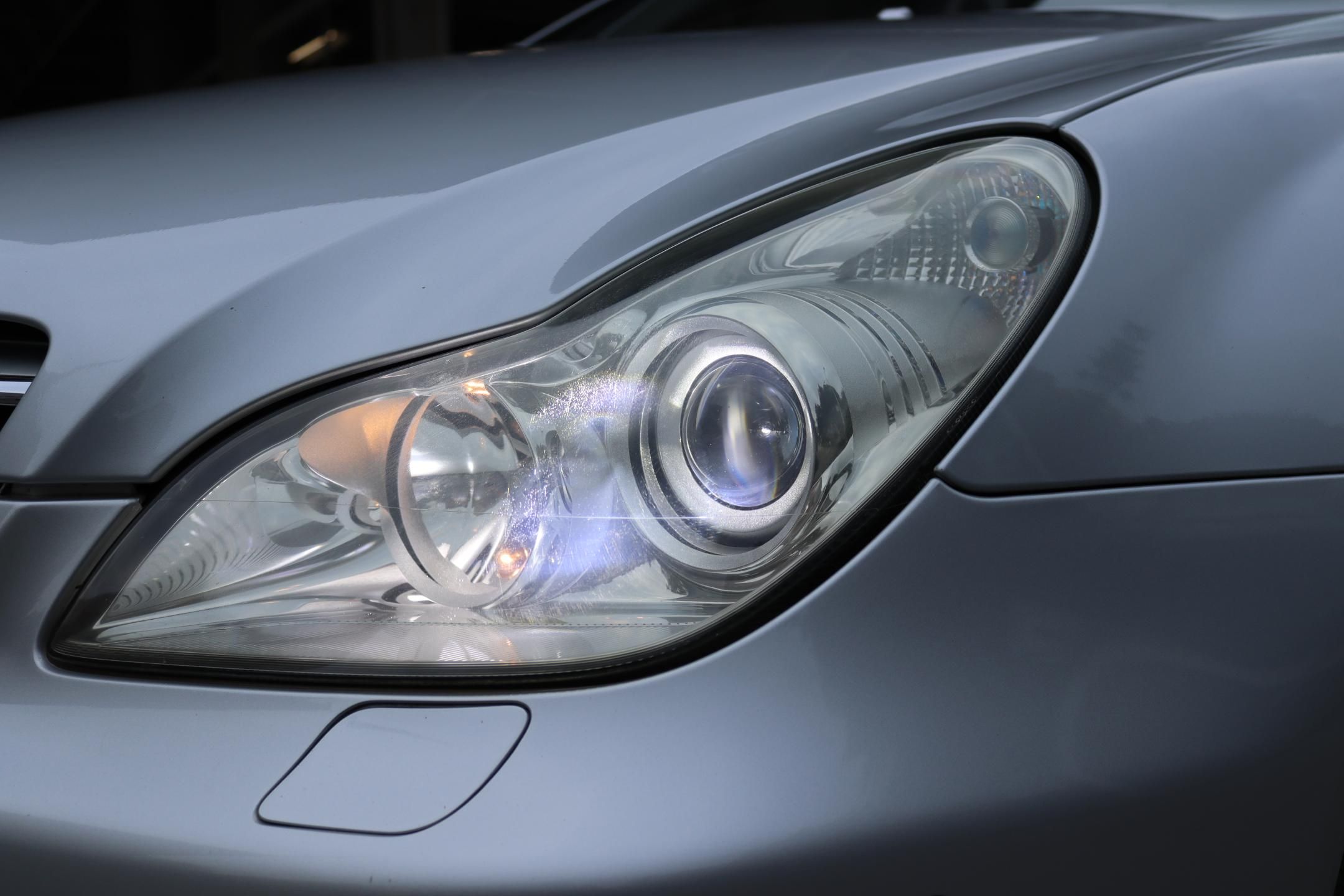 Mercedes-Benz CLS, Mercedes-Benz CLS 500 V8 C219 - fotka 4