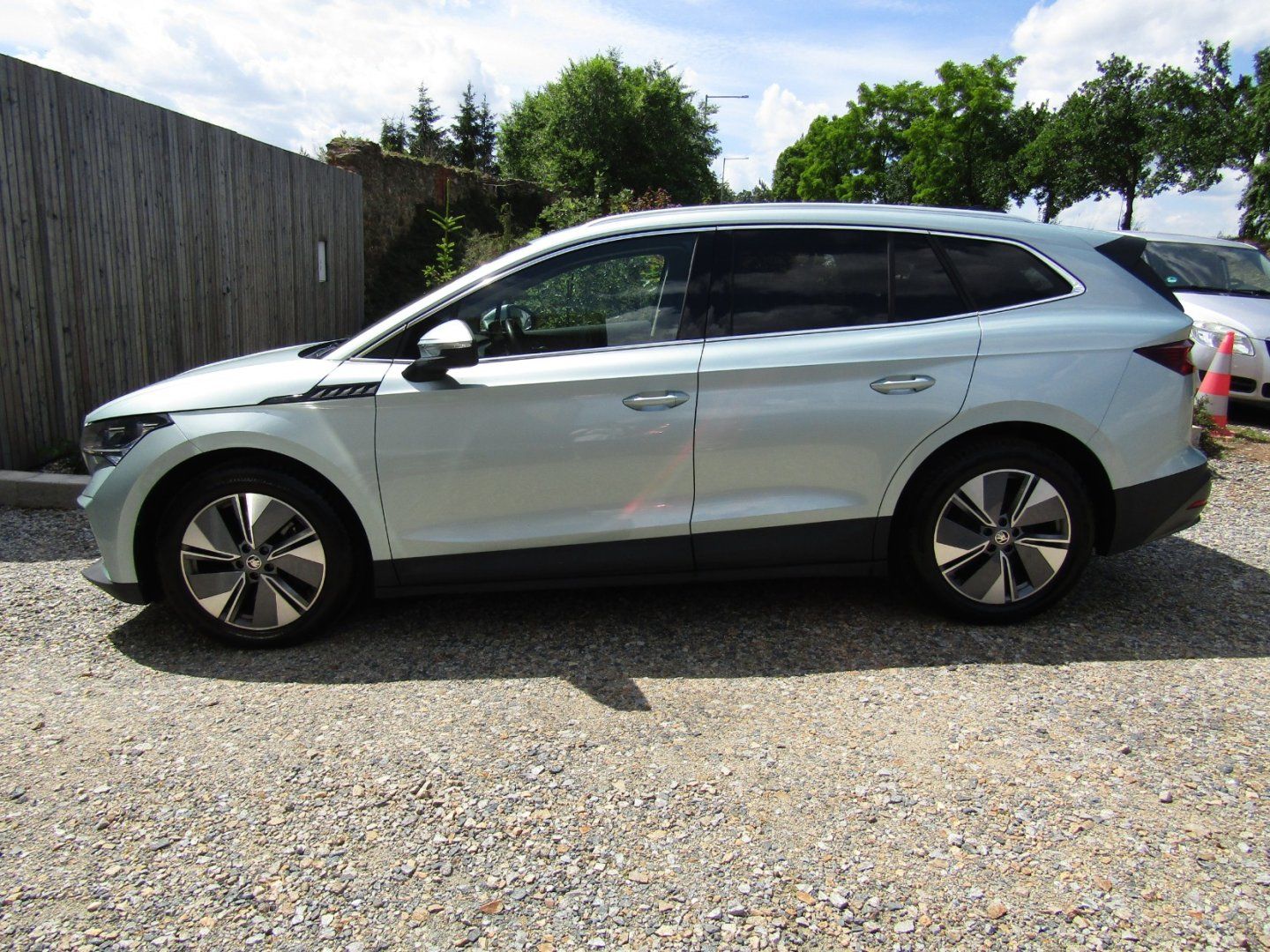 Škoda Enyaq, iV80 150kW  SoH 89%  DCC - fotka 3