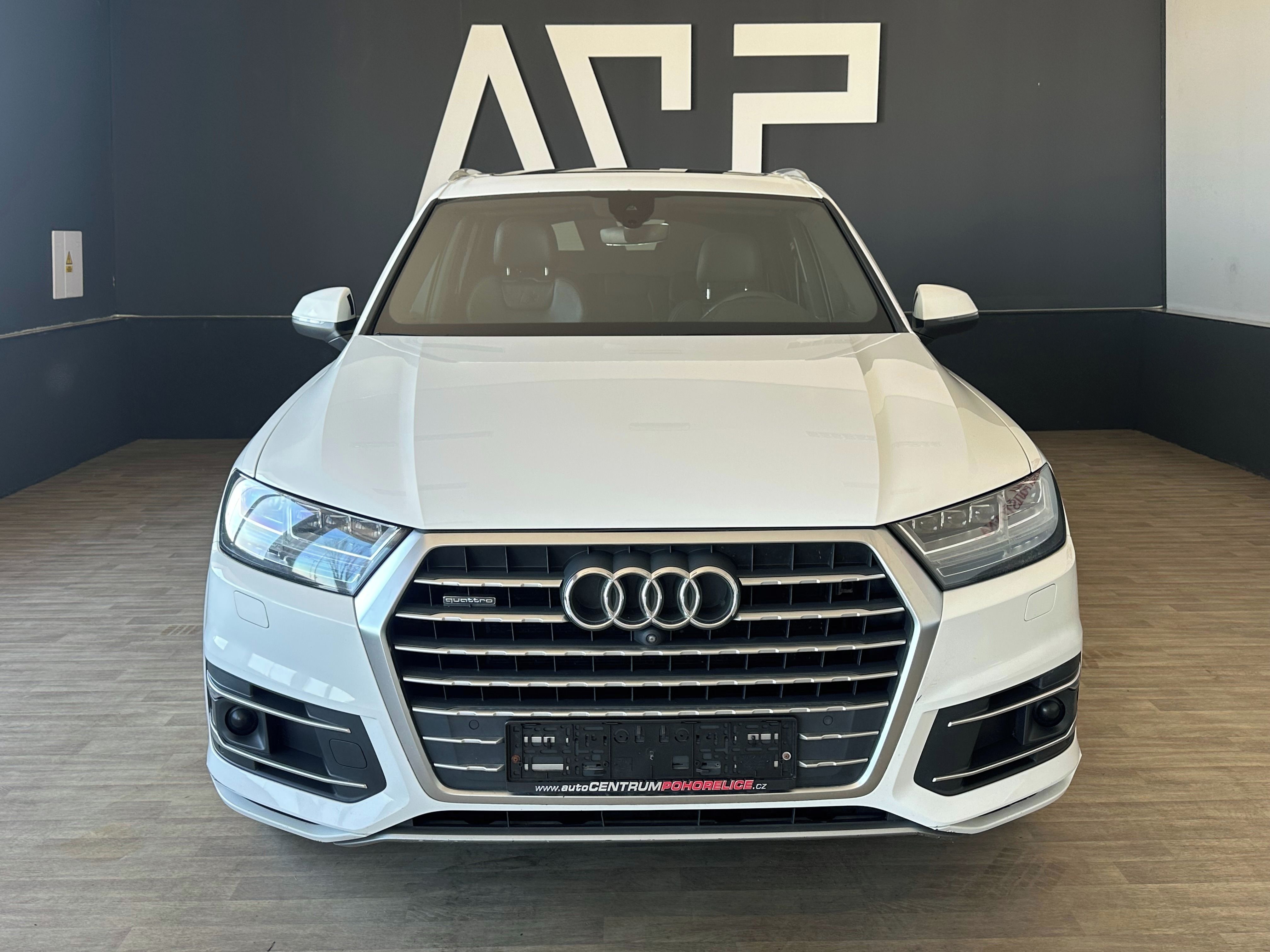 Audi Q7, 3,0TDI*S-Line*200KW*DPH - fotka 3