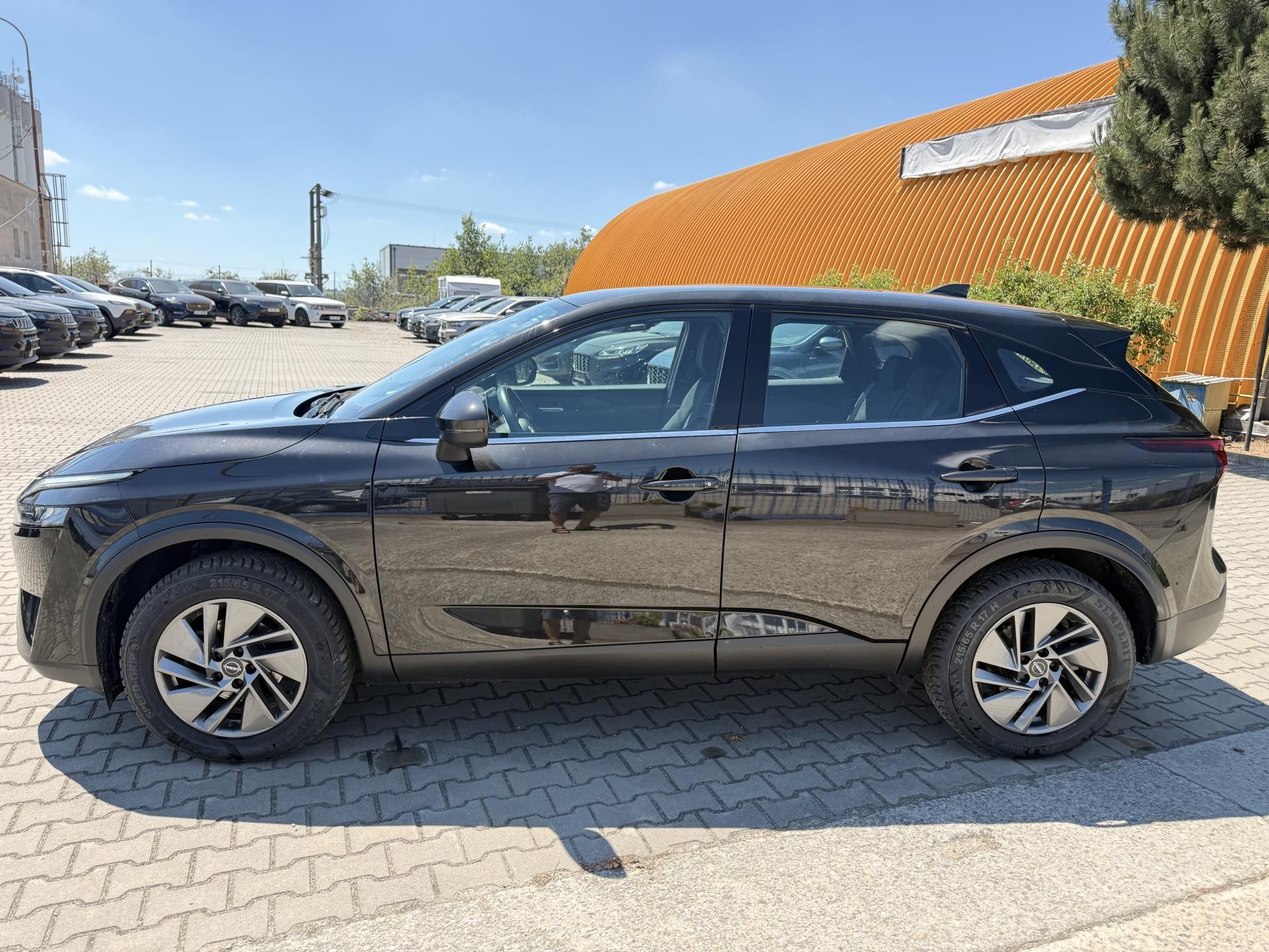 Nissan Qashqai, 1.3 MHEV,140PS,ZÁRUKA - fotka 4