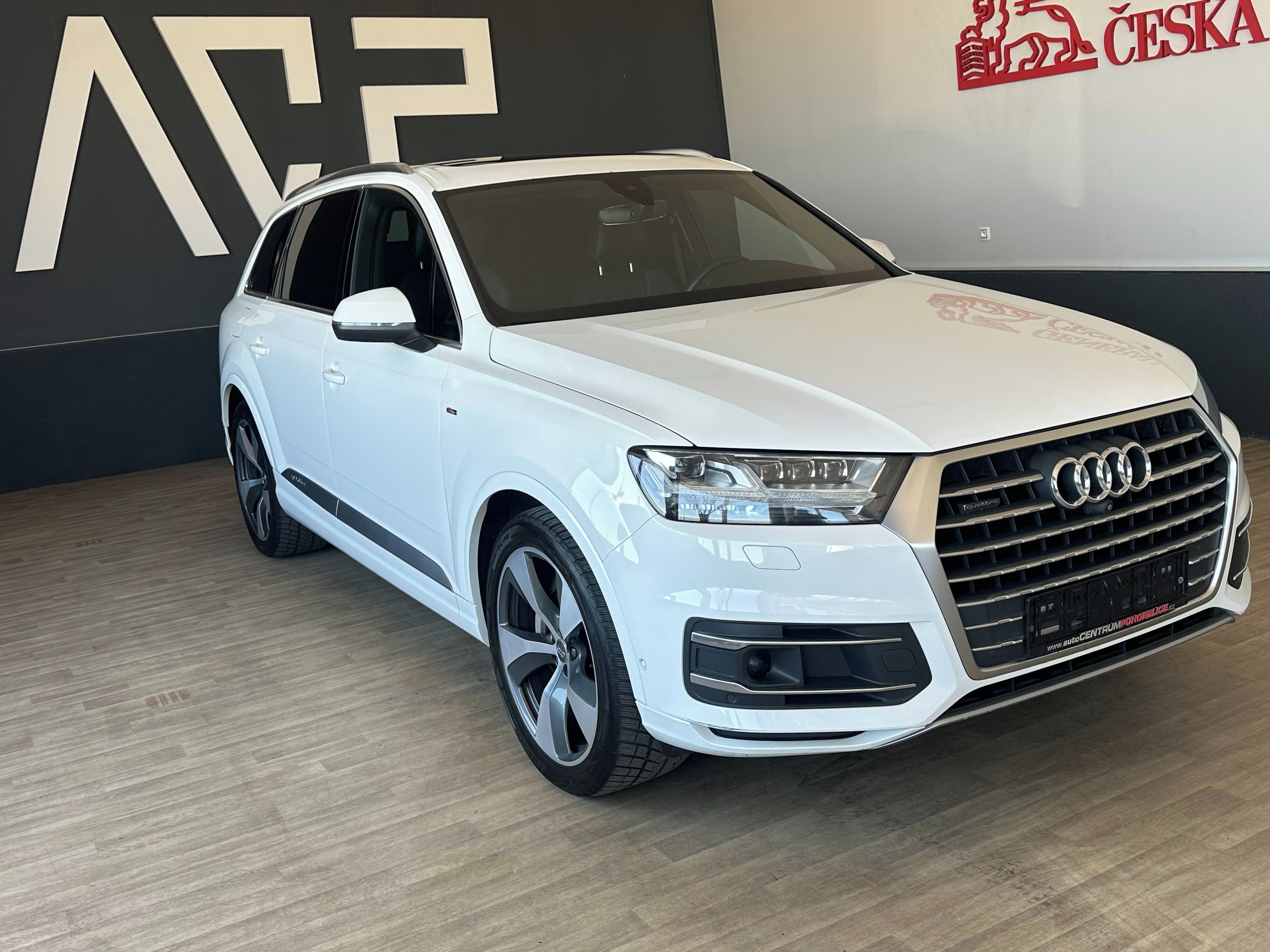 Audi Q7, 3,0TDI*S-Line*200KW*DPH - fotka 4