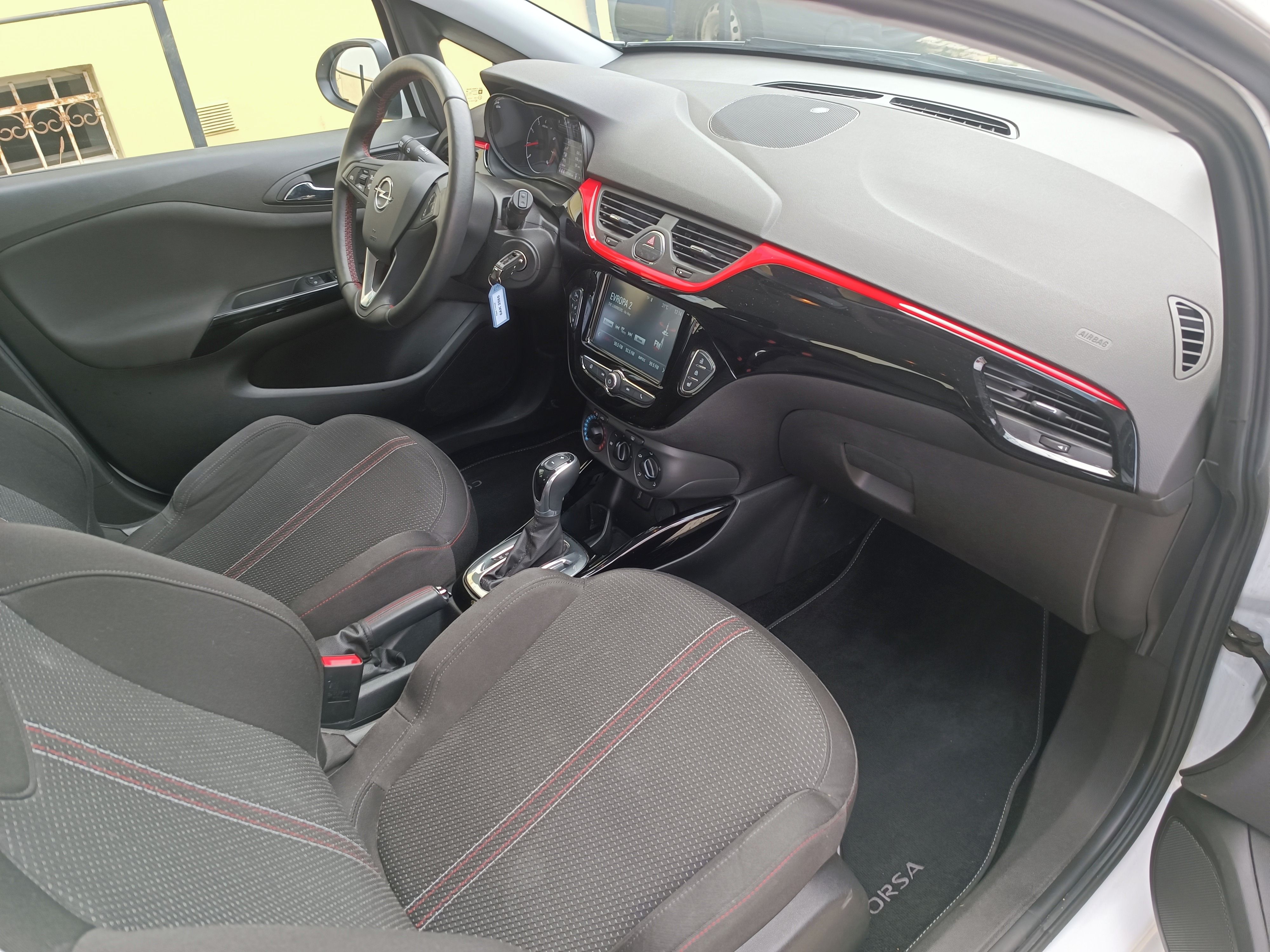 Opel Corsa, Automat, 1.4, maximální výbava - fotka 6