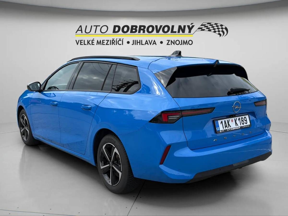 Opel Astra, Edition ST 1.2 TURBO (96kW/130 - fotka 5