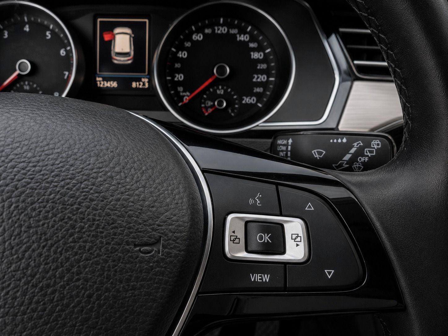 Volkswagen Passat, 1.5 TSI 110 kW R-Line LED ČR - fotka 6