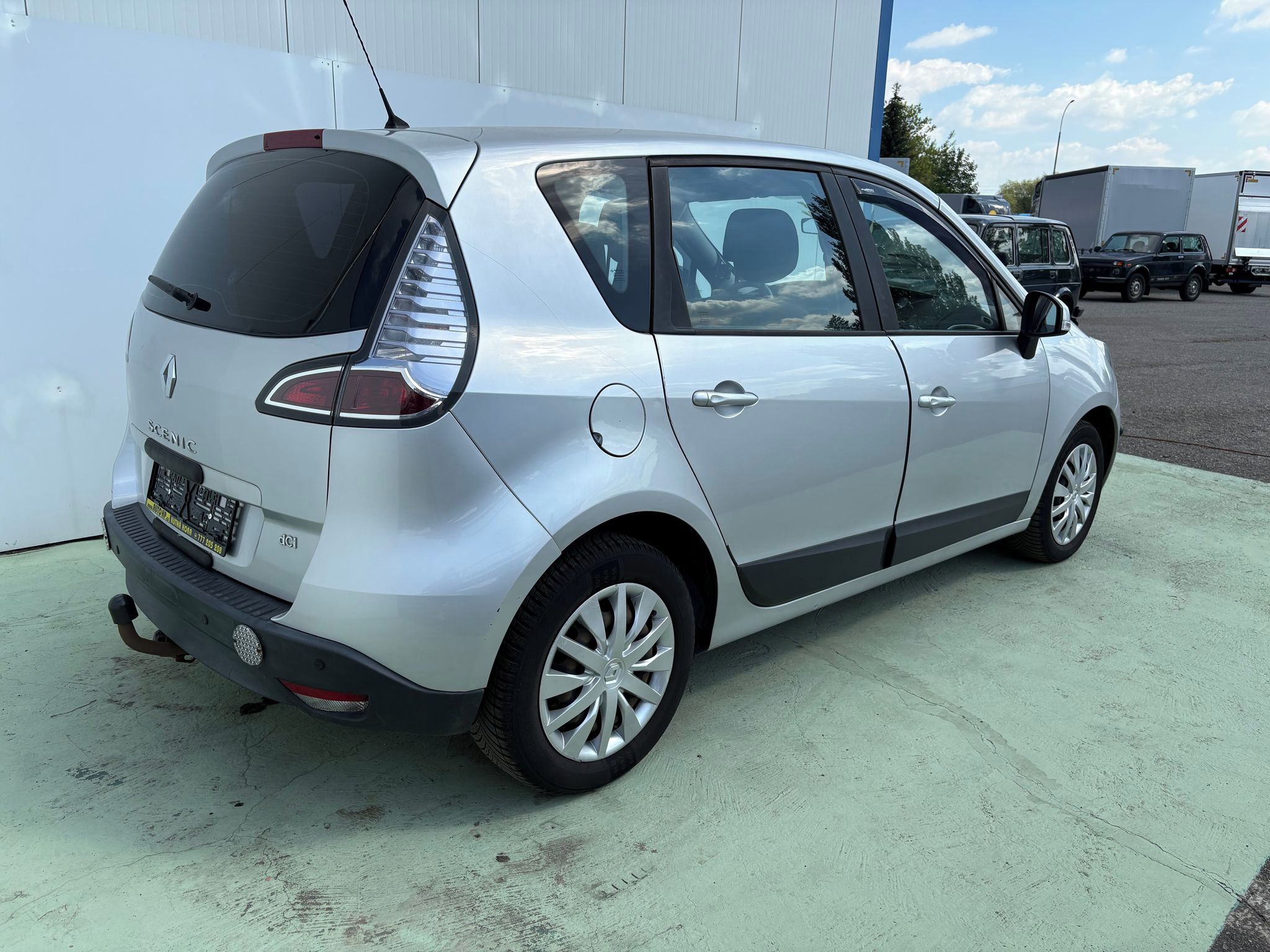 Renault Scénic, 1.5dCi, 81kW, Automat, Tažné - fotka 2