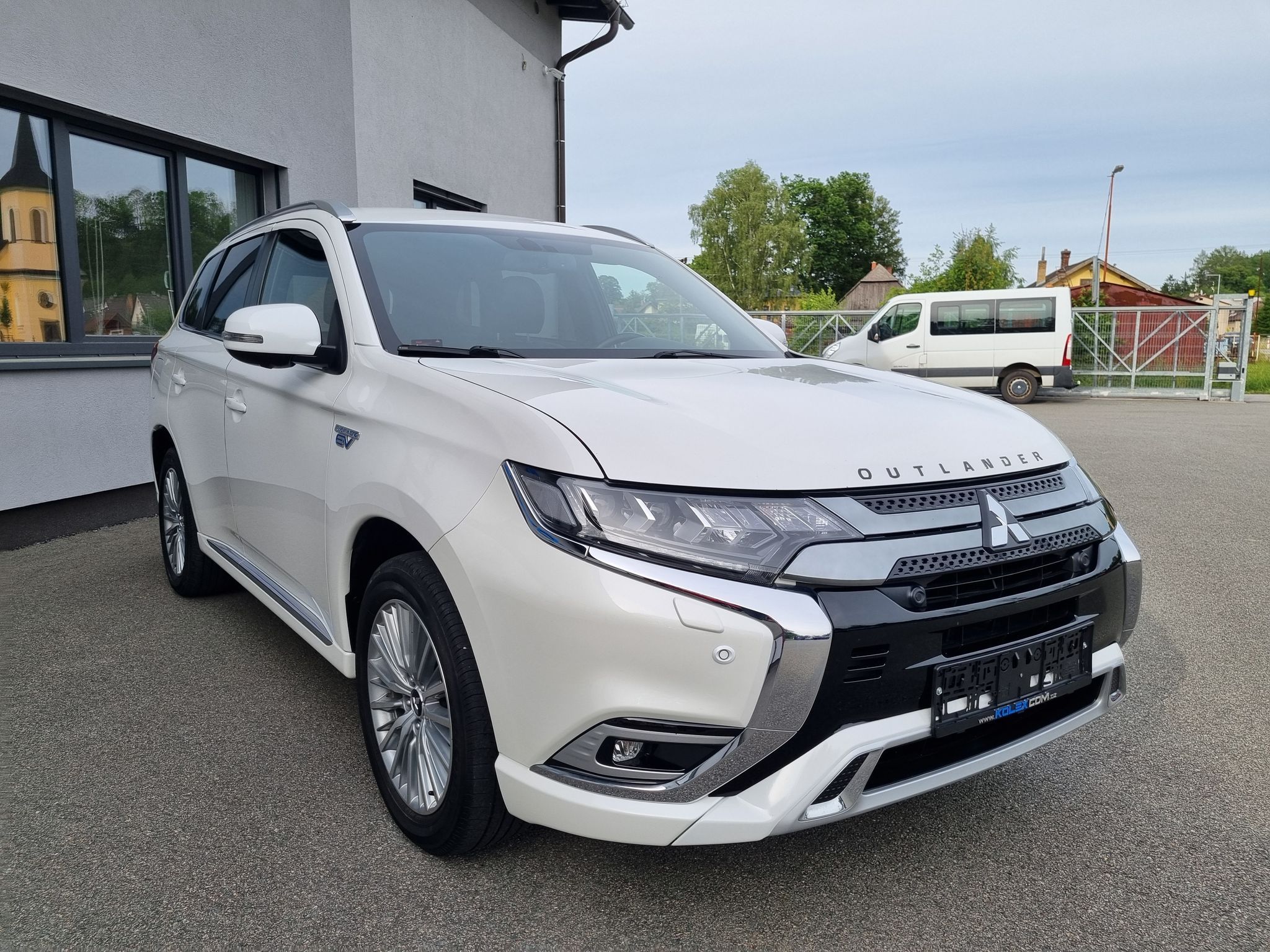 Mitsubishi Outlander, 2.4 PHEV 4x4 - fotka 6
