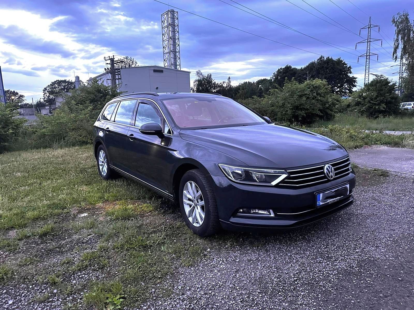 Volkswagen Passat, 2.0 TDI-comfortline,servisován - fotka 2
