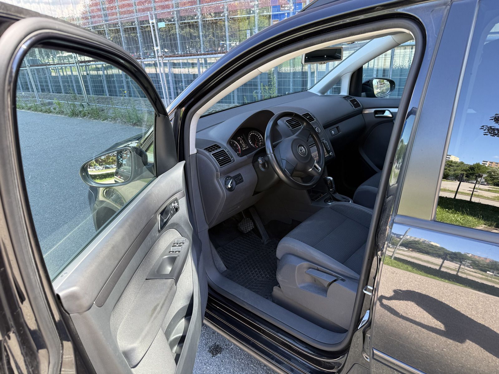 Volkswagen Touran, 1.4 TSI, DSG, Panorama, Xenony - fotka 3