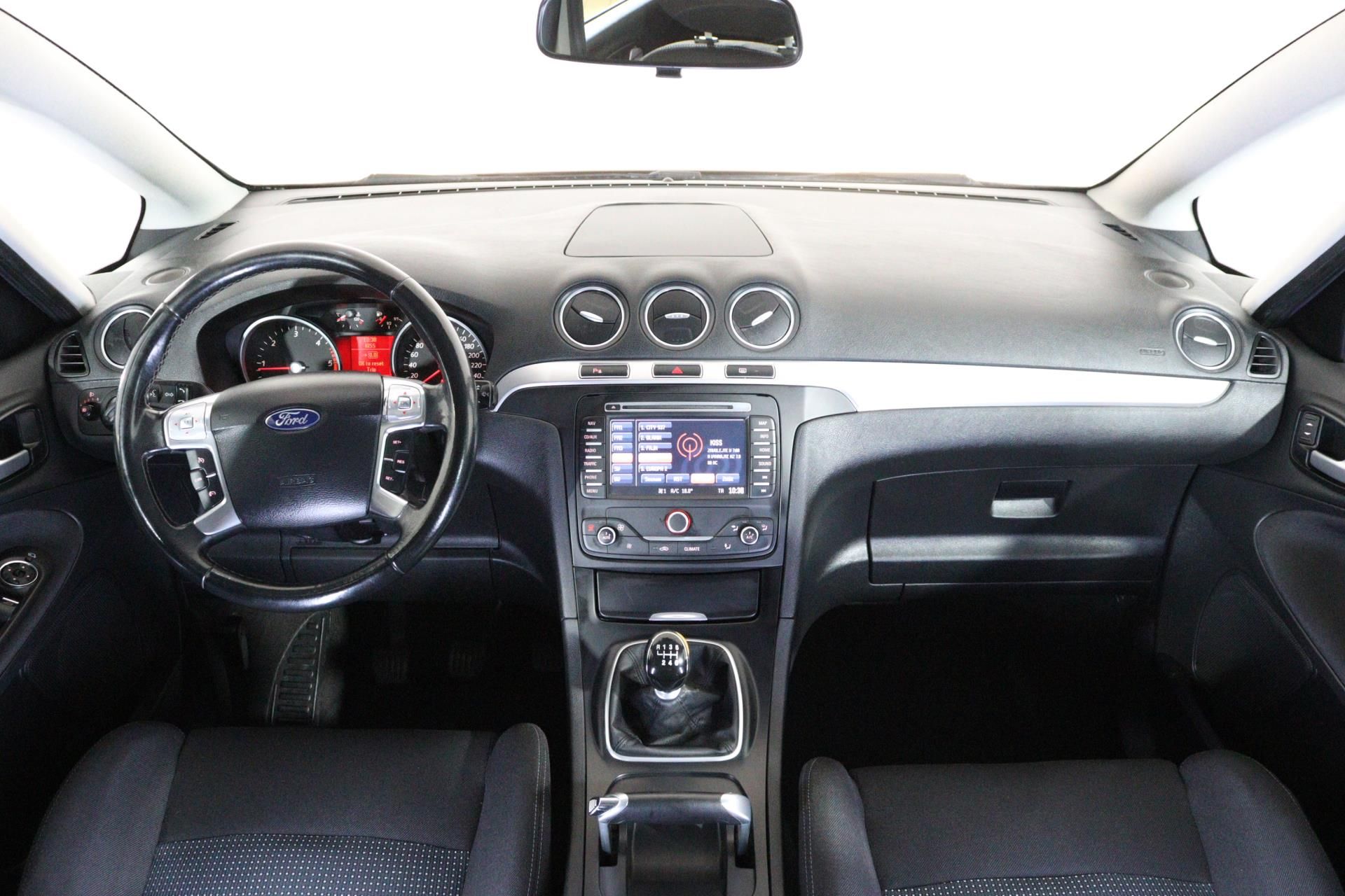 Ford S-MAX, 2,0 TDCi TREND/ TAŽNÉ ZAŘÍZENÍ - fotka 5