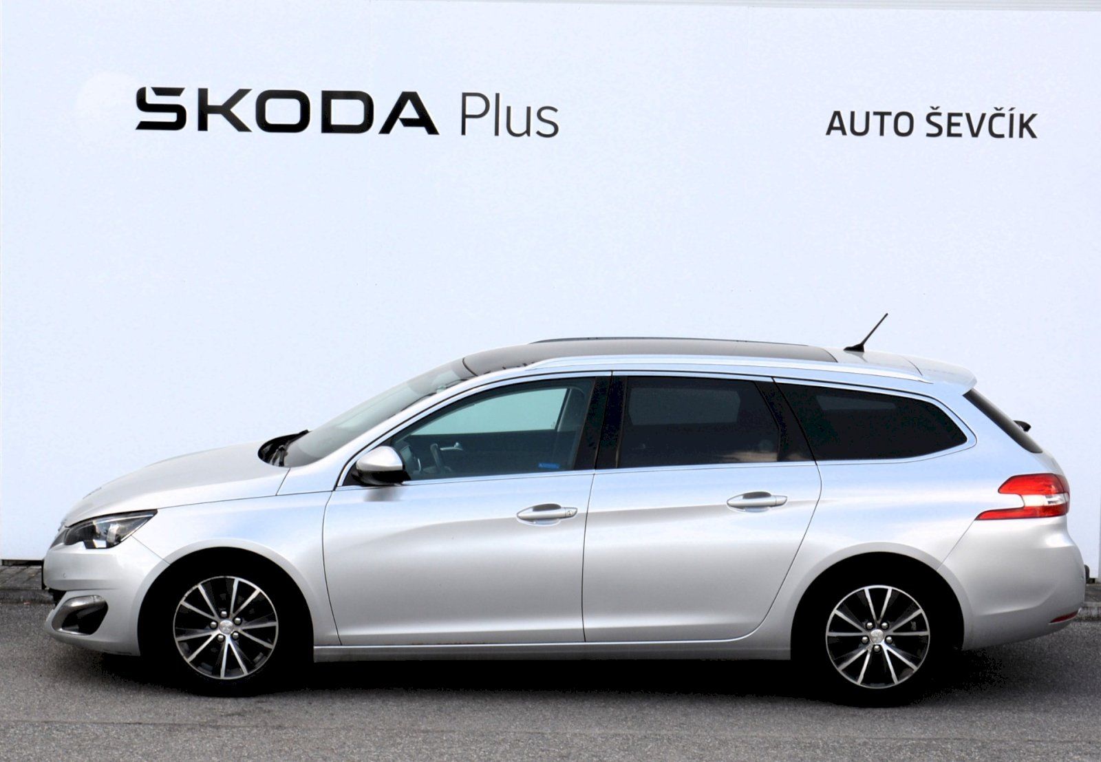 Peugeot 308, SW 1.6 HDI 73 kW ALLURE - prav - fotka 3