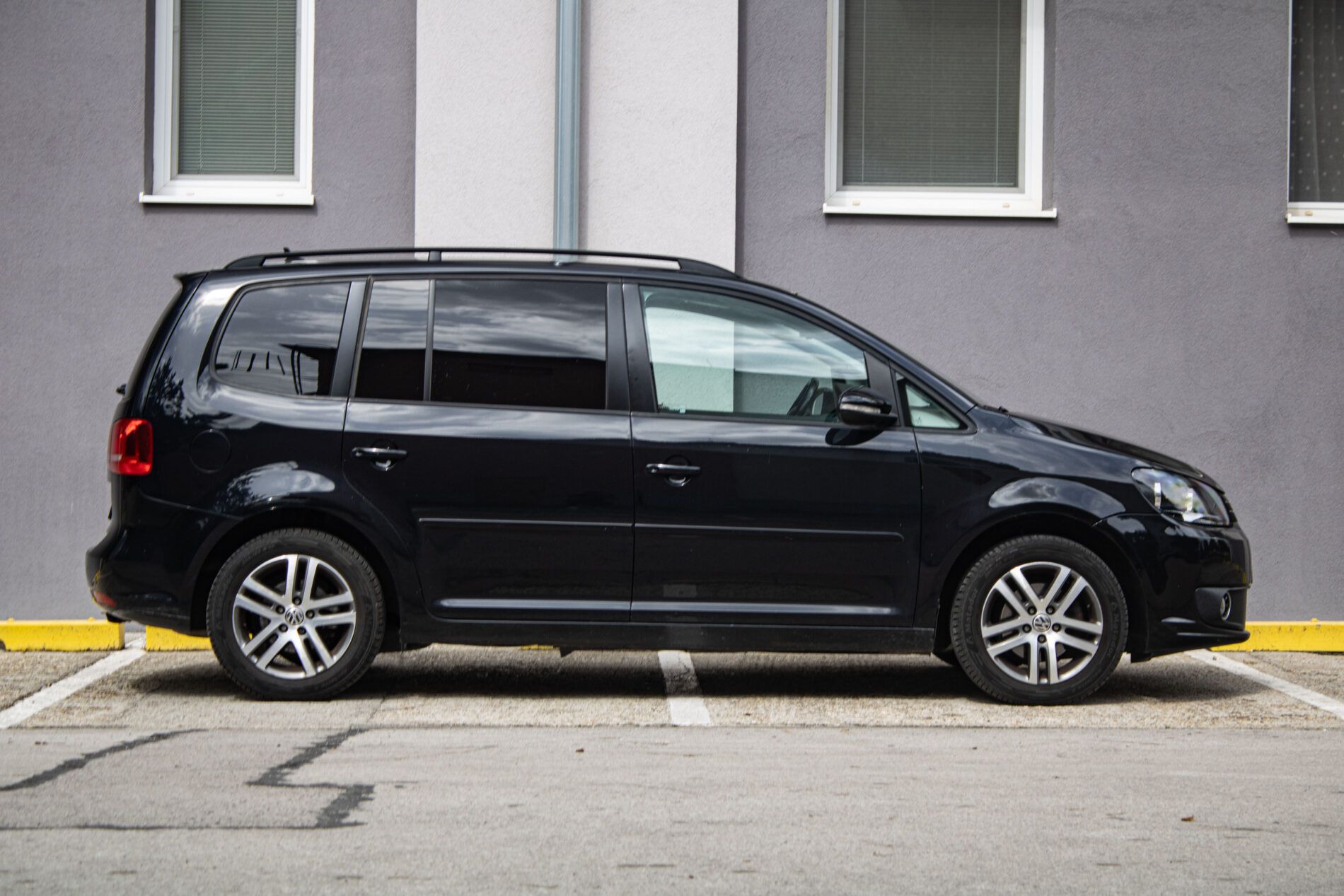 Volkswagen Touran - fotka 4