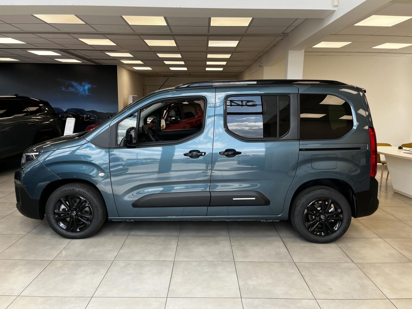 Citroën Berlingo, MAX Diesel 130k Automatic - fotka 2