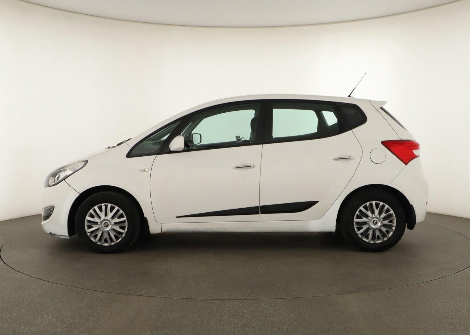 Hyundai ix20, 1.6 CRDi, jezdí výborně - fotka 3