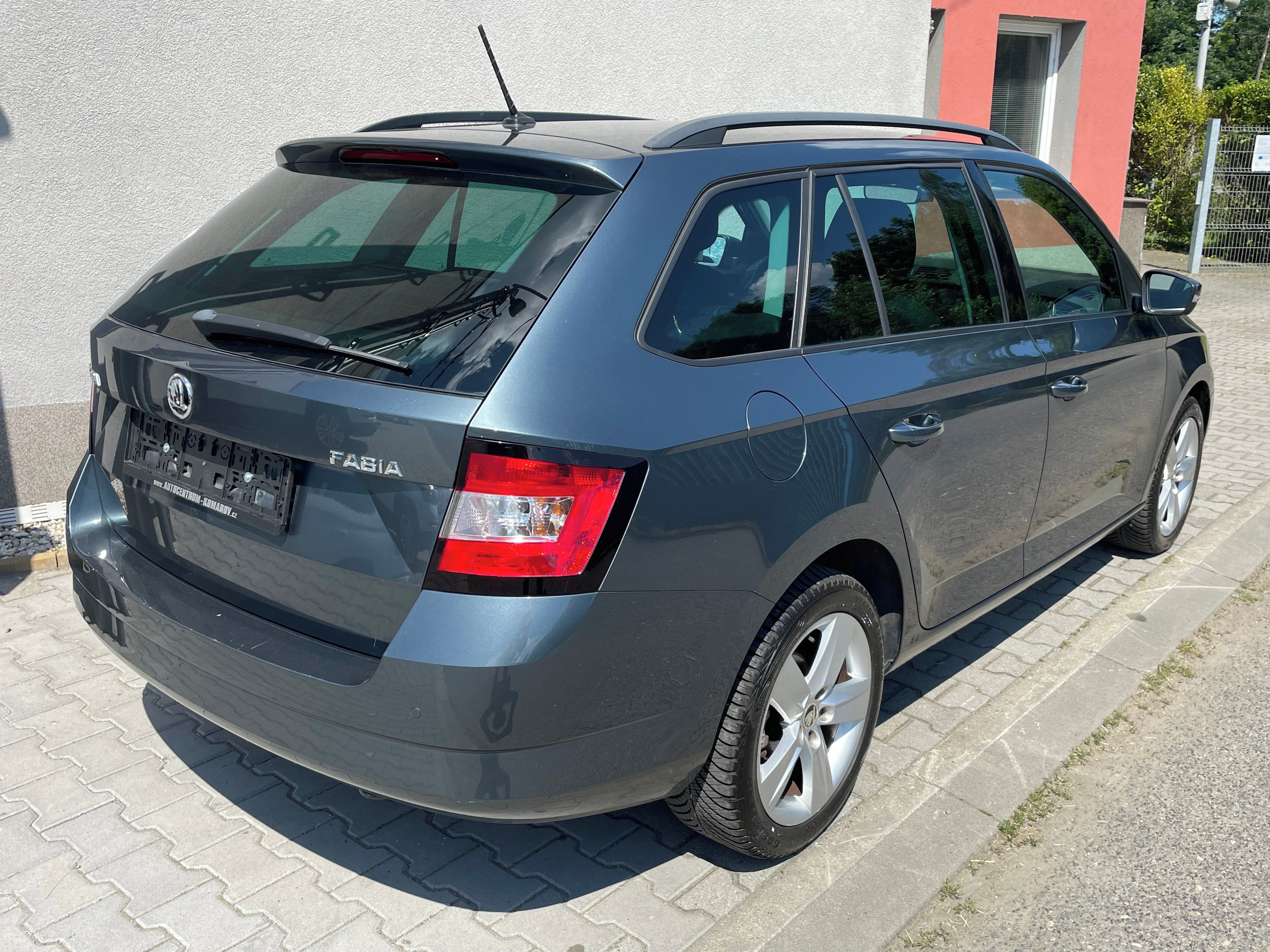 Škoda Fabia, 1.2 TSI Style 1.majitel - fotka 6