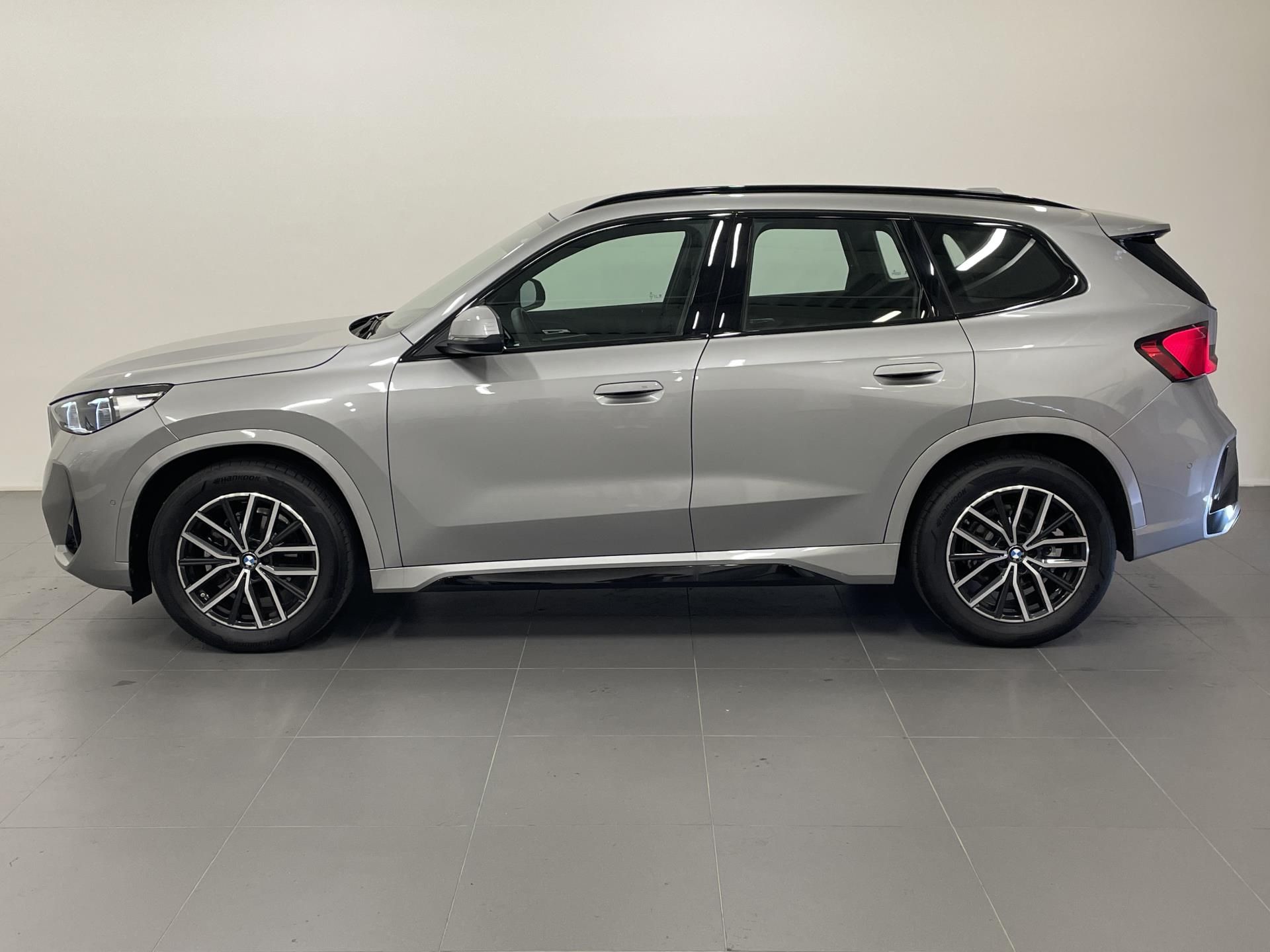 BMW X1, X1 sDrive18i Mpaket - fotka 3