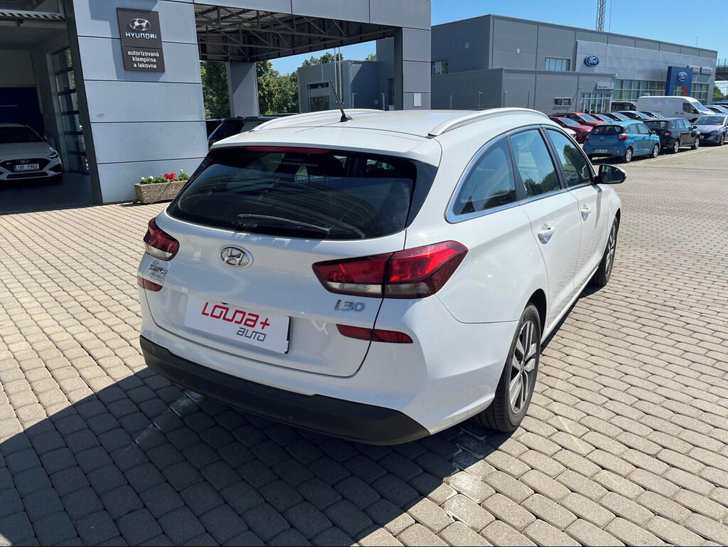 Hyundai i30, Style 1.6 CRDi 81 kW - fotka 2