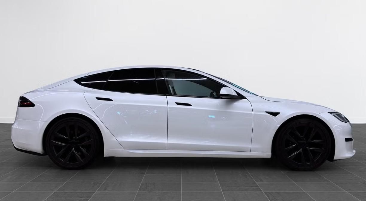 Tesla Model S, LR AWD HW4 Bílý interiér Yoke - fotka 3