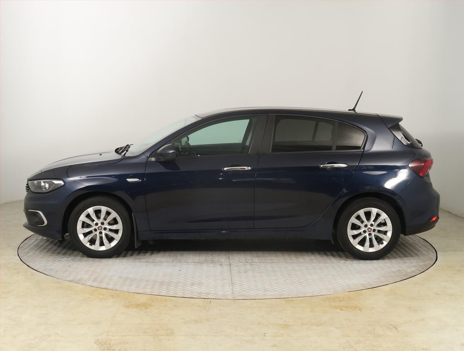 Fiat Tipo, 1.4 16V, Serv.kniha, Navi - fotka 3