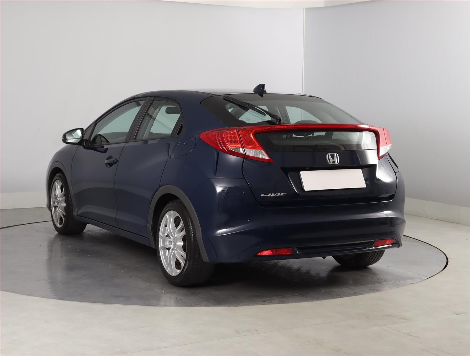 Honda Civic, 1.8 i-VTEC, Serv.kniha, Navi - fotka 4