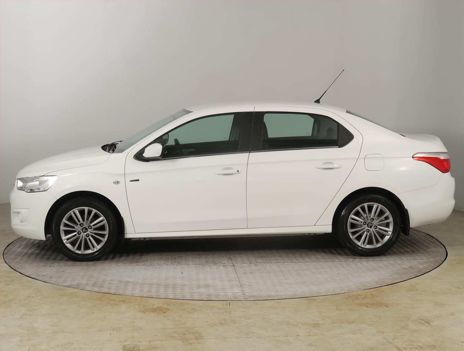 Citroën C-Elysée, 1.2 PureTech, Serv.kniha - fotka 3
