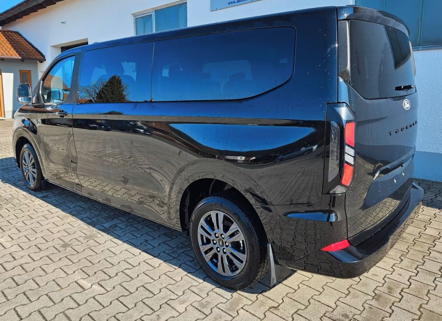 Ford Tourneo Custom, 2.0TDCi Titanium L2 Aut. - fotka 2