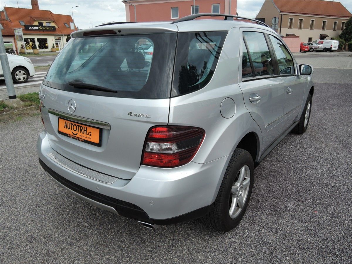 Mercedes-Benz Třídy M, 3,5 i V6 Aut. 118.tkm 4x4 - fotka 6