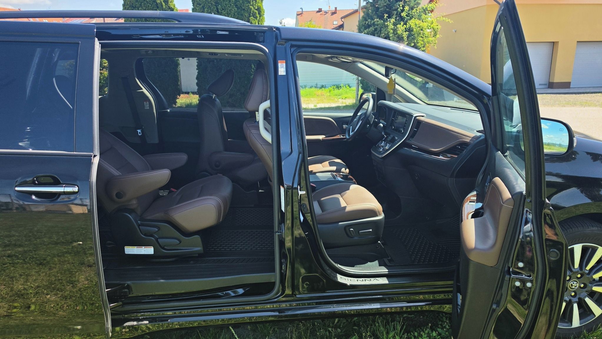 Toyota Sienna, 3,5 AWD Limited - fotka 5