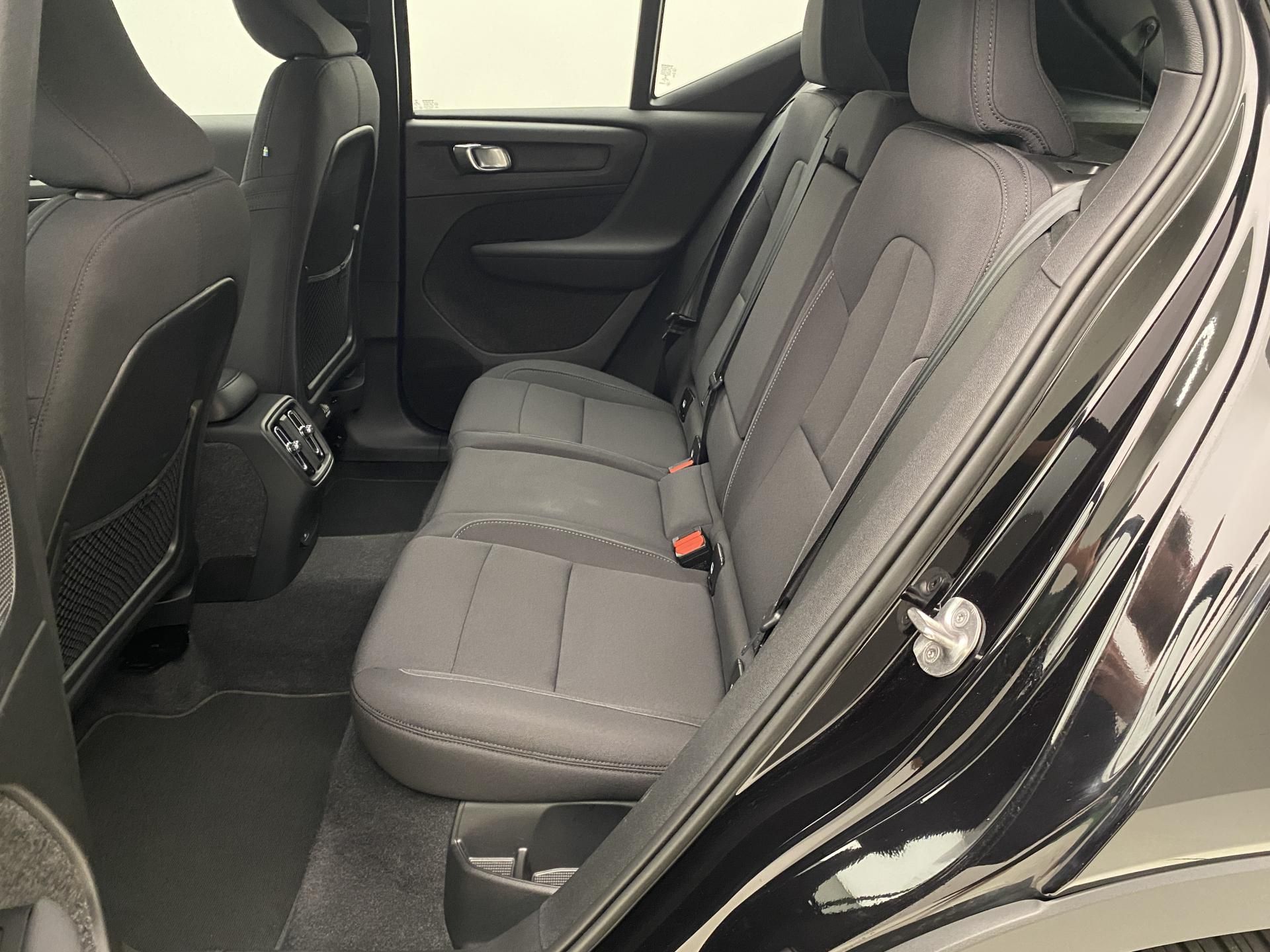 Volvo XC40, PURE ELECTRIC RECHAGRE CORE - fotka 5