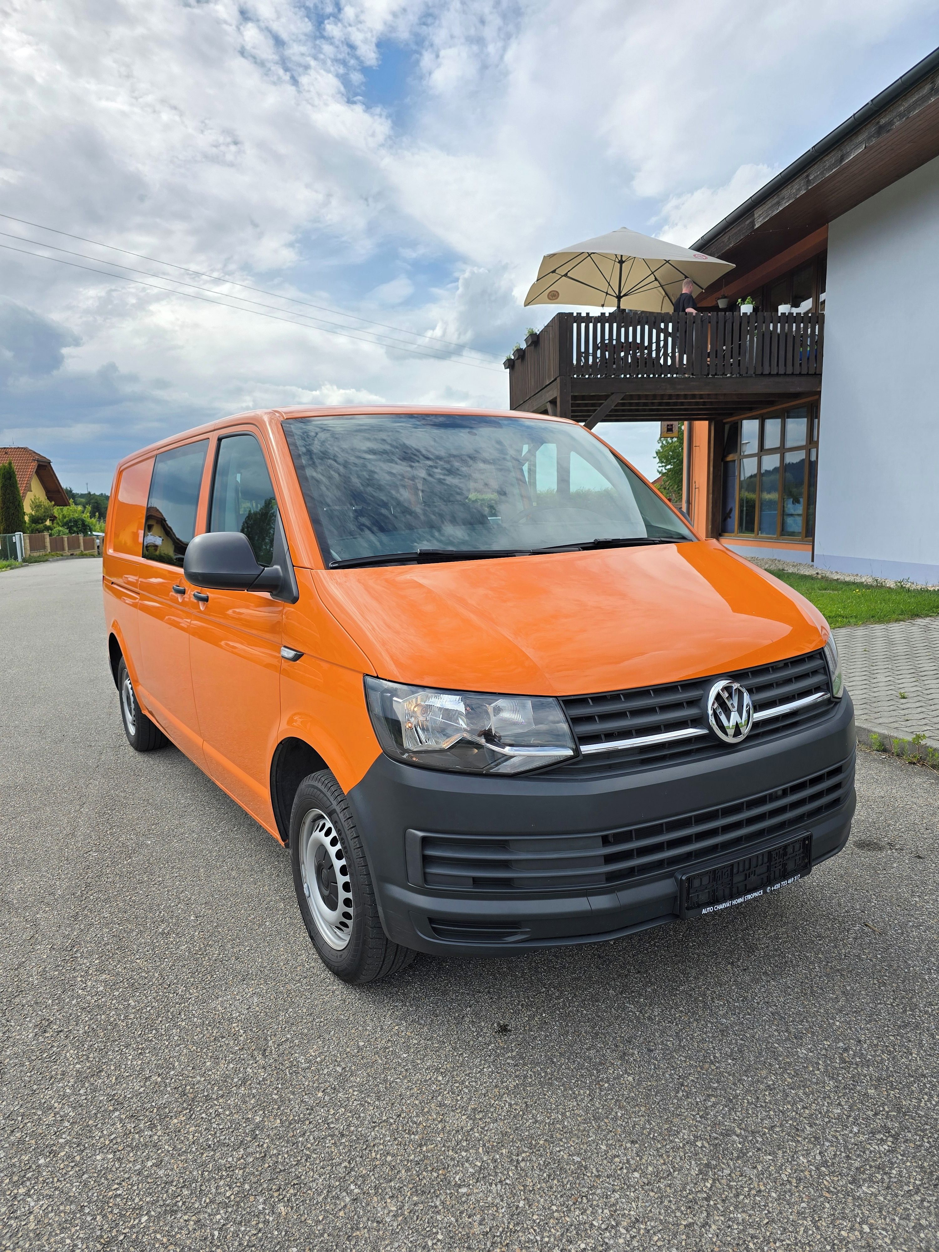 Volkswagen Transporter, 2.0 TDI 6MÍST LONG /DPH/ Tažné