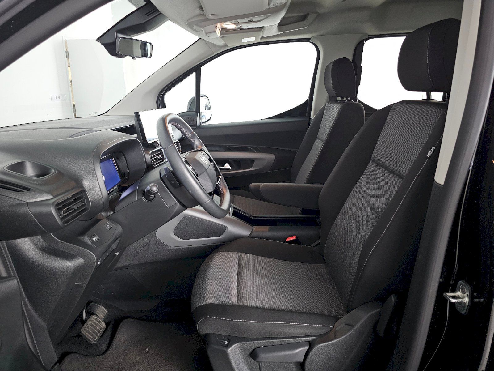 Toyota Proace City Verso, L2 1.5D 130k 8AT FAMILY 7S - fotka 6