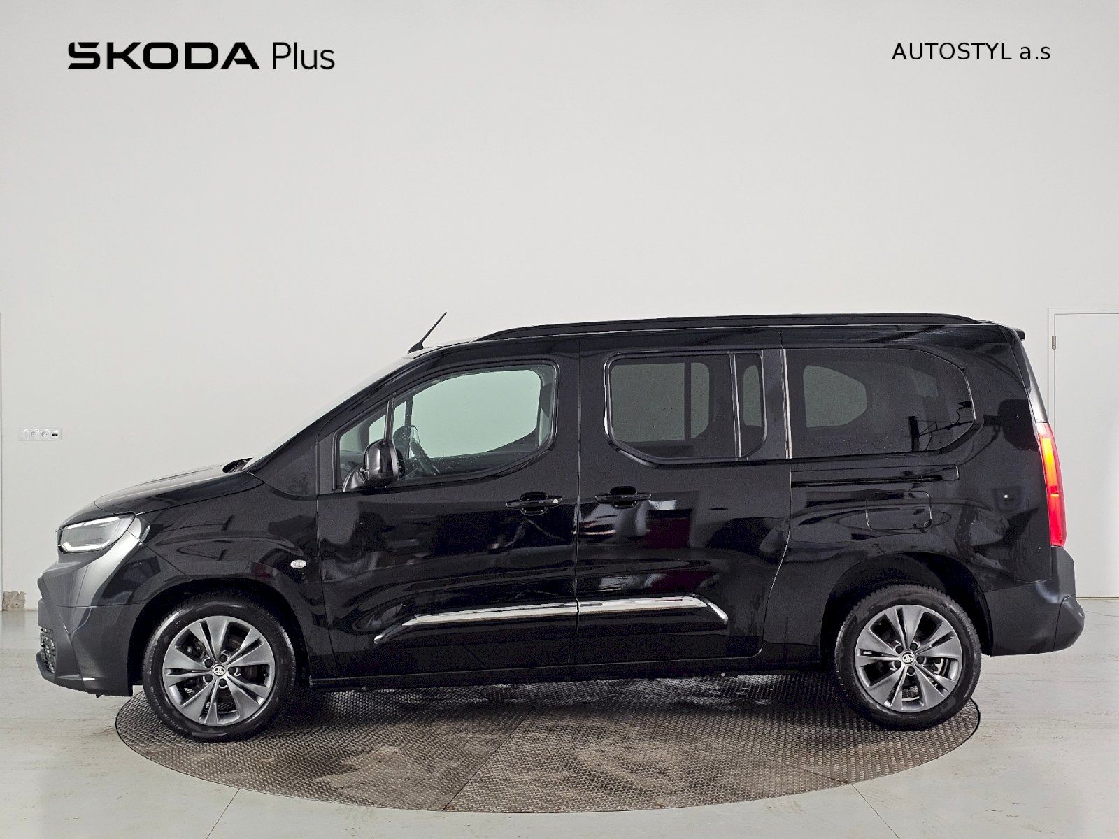 Toyota Proace City Verso, L2 1.5D 130k 8AT FAMILY 7S - fotka 3