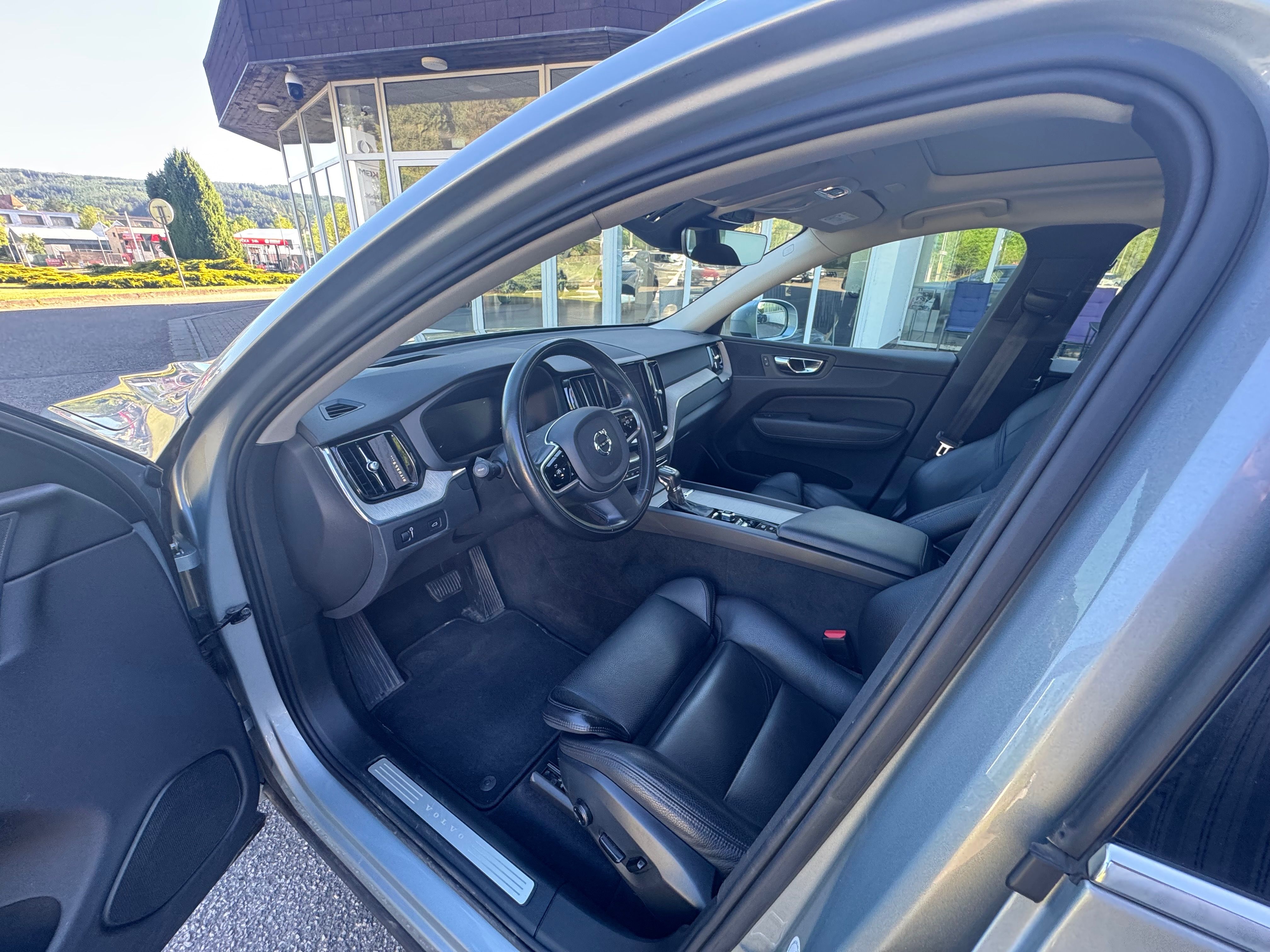 Volvo XC60, D5 AWD odpočet DPH - fotka 6